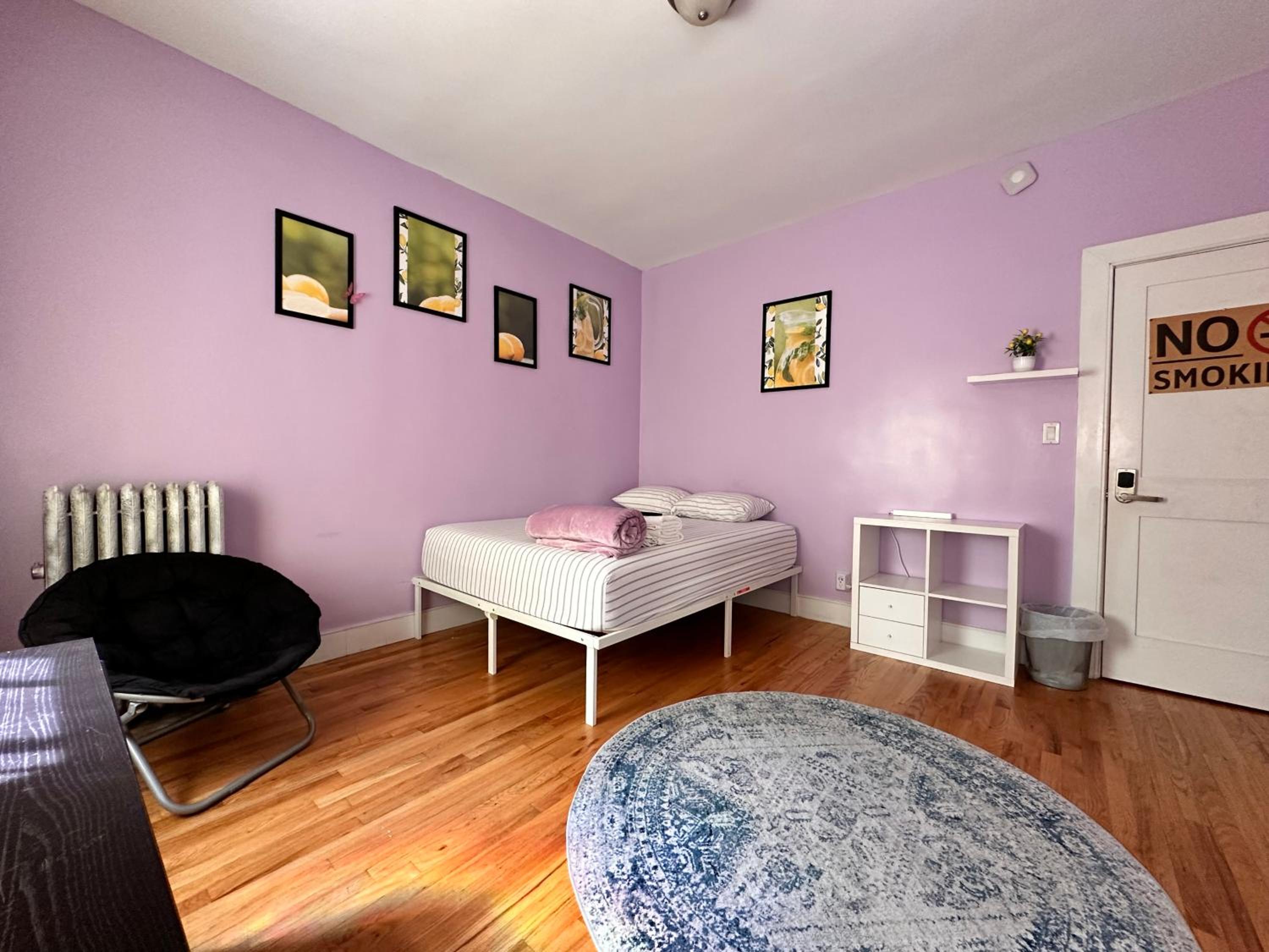 Double Room with Shared Bathroom photo 2