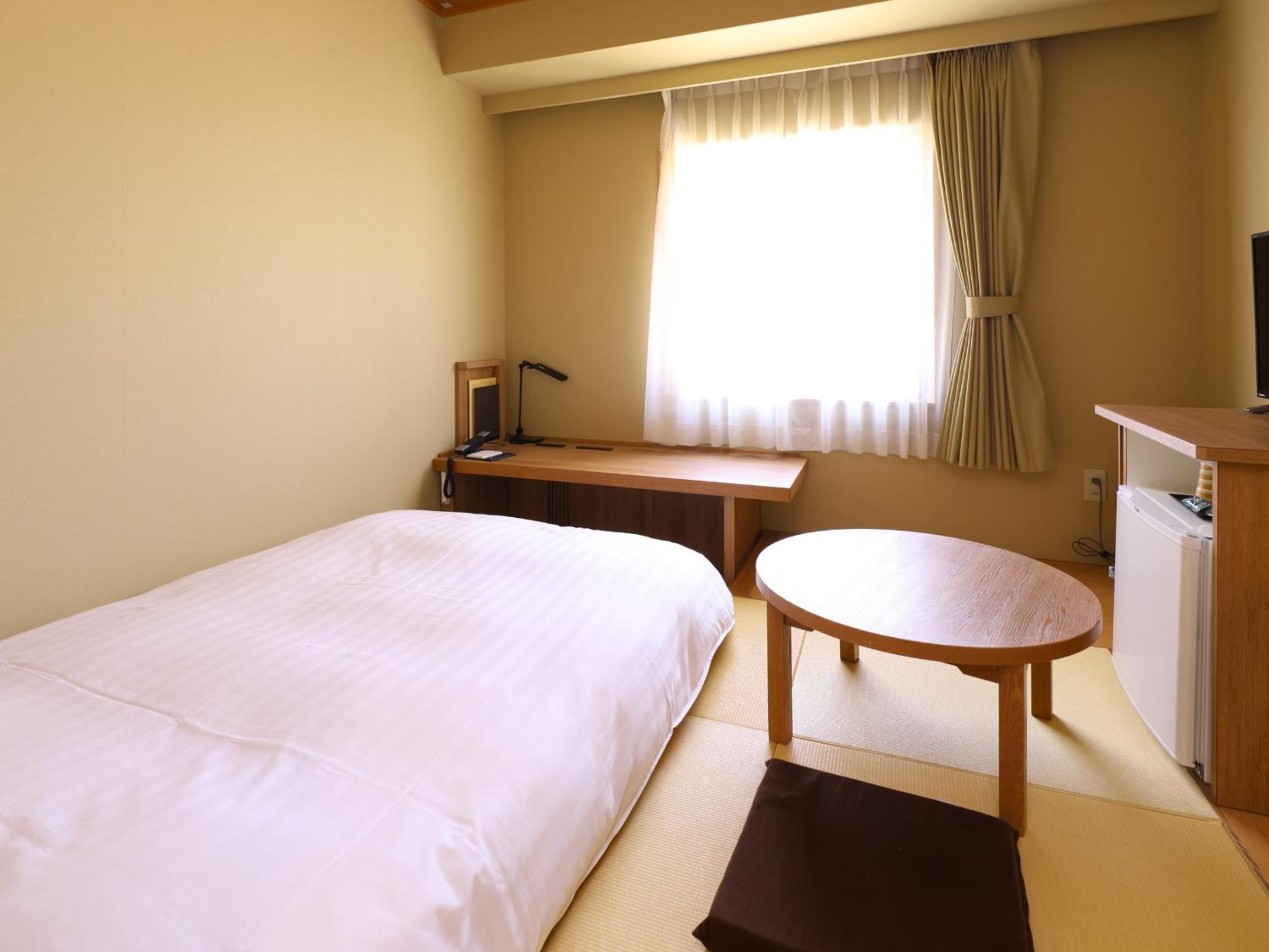 Single Room with Tatami Floor