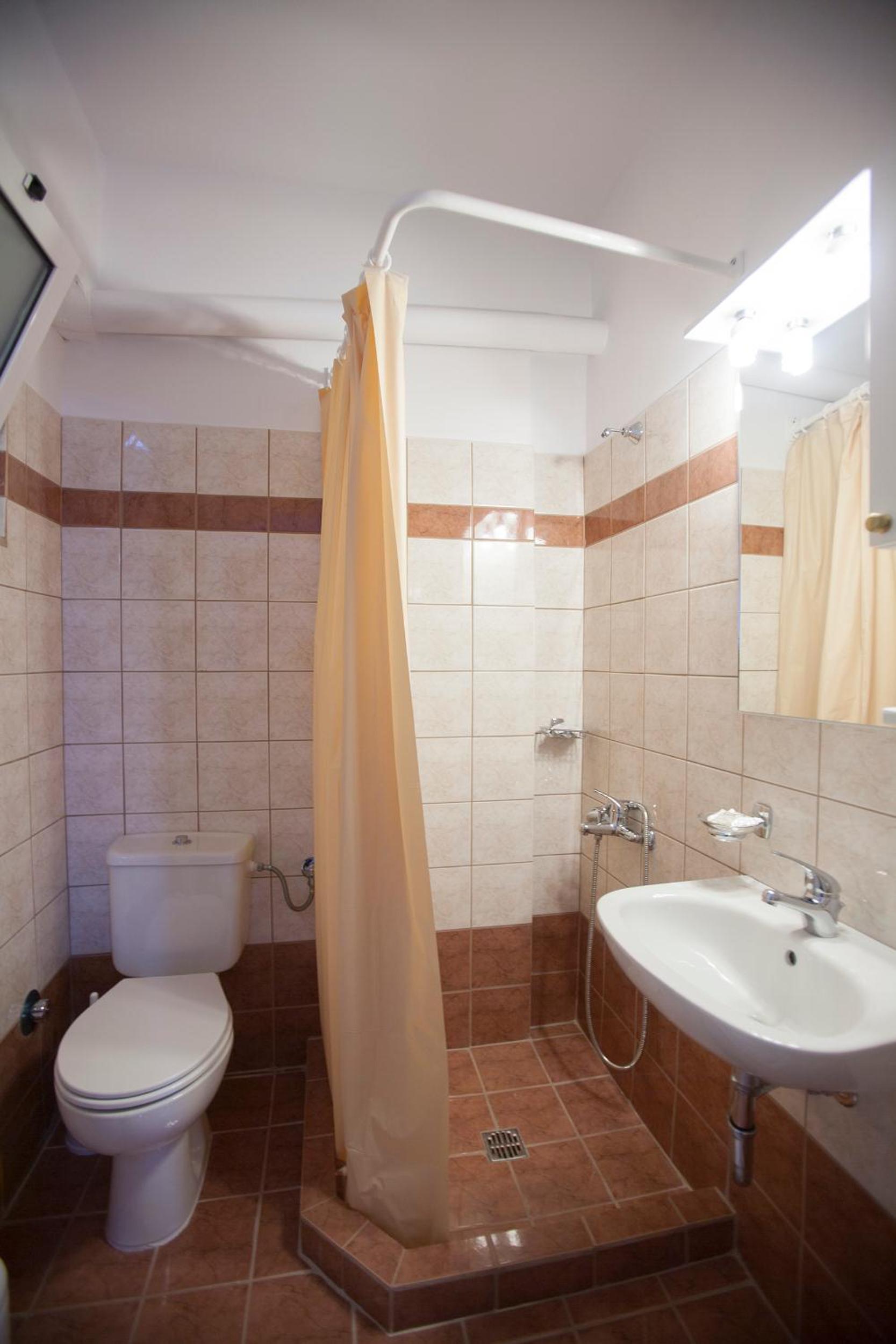 Studio (3 Adults) - Photo 7
