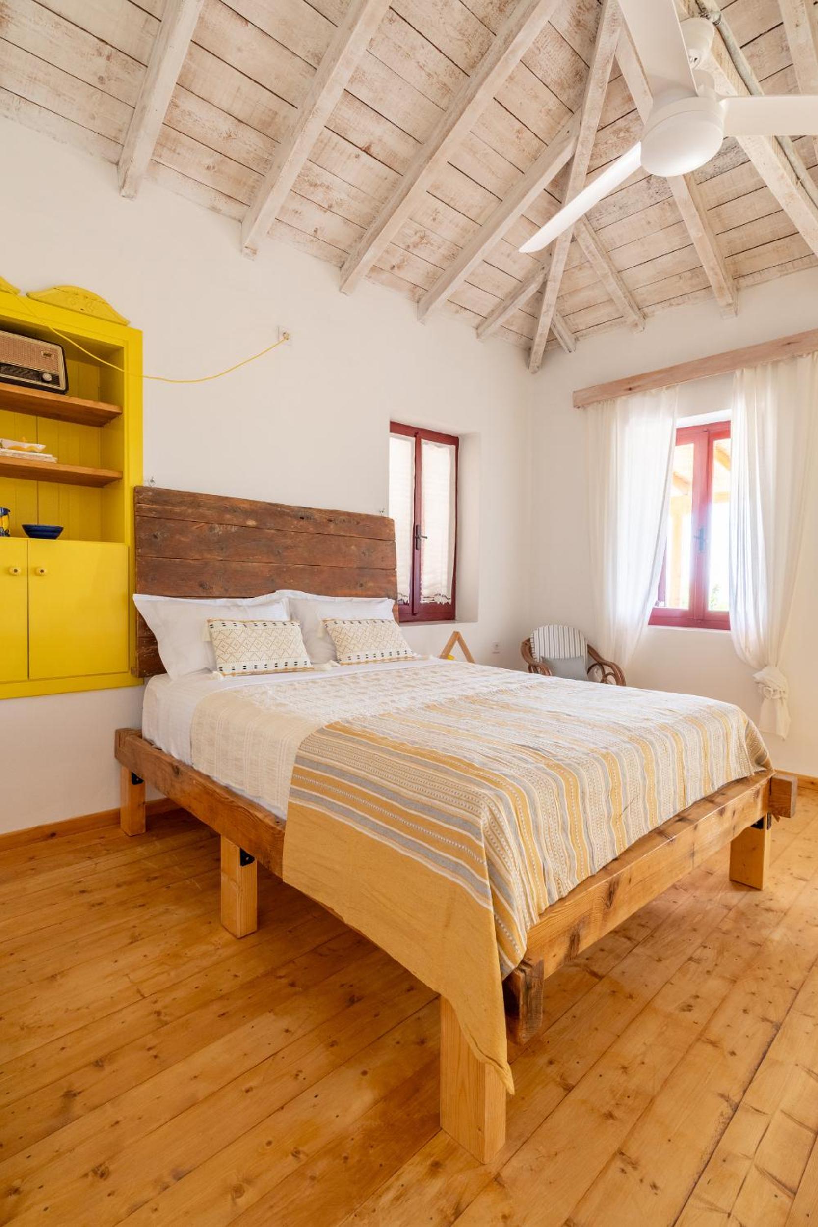 One-Bedroom House photo 1