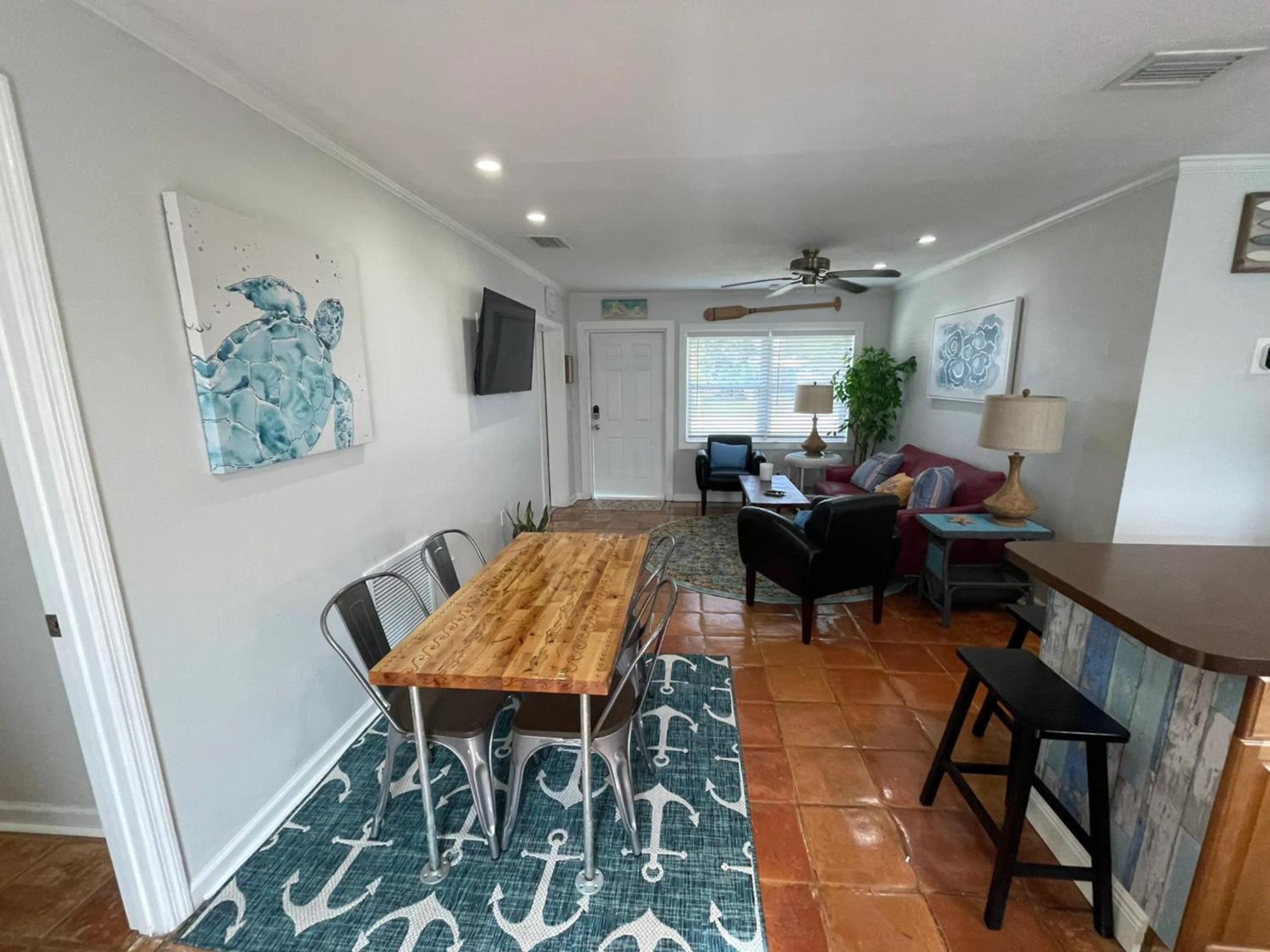 One-Bedroom House photo 3