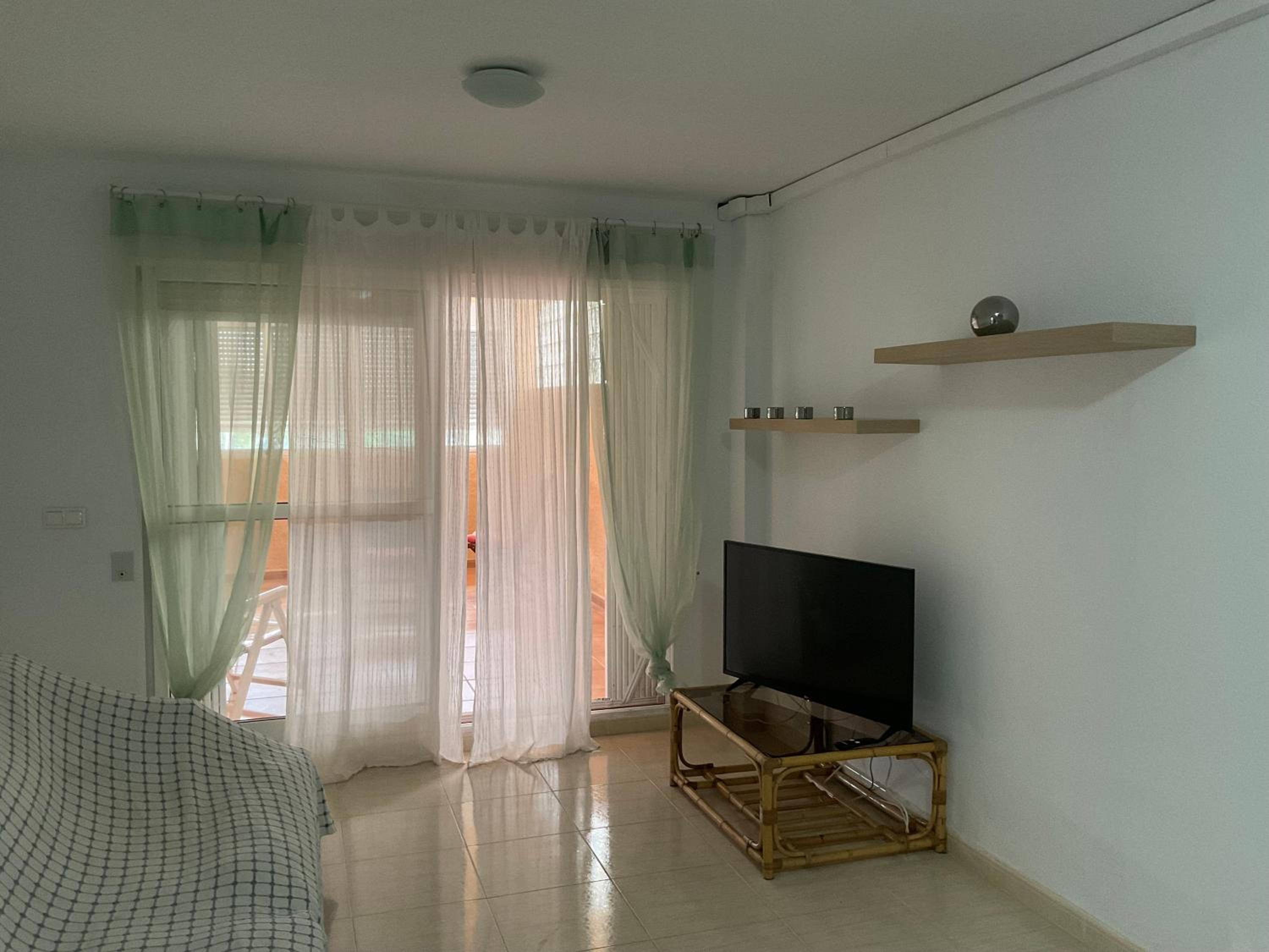 Apartamento de Dos Habitaciones con Terraza