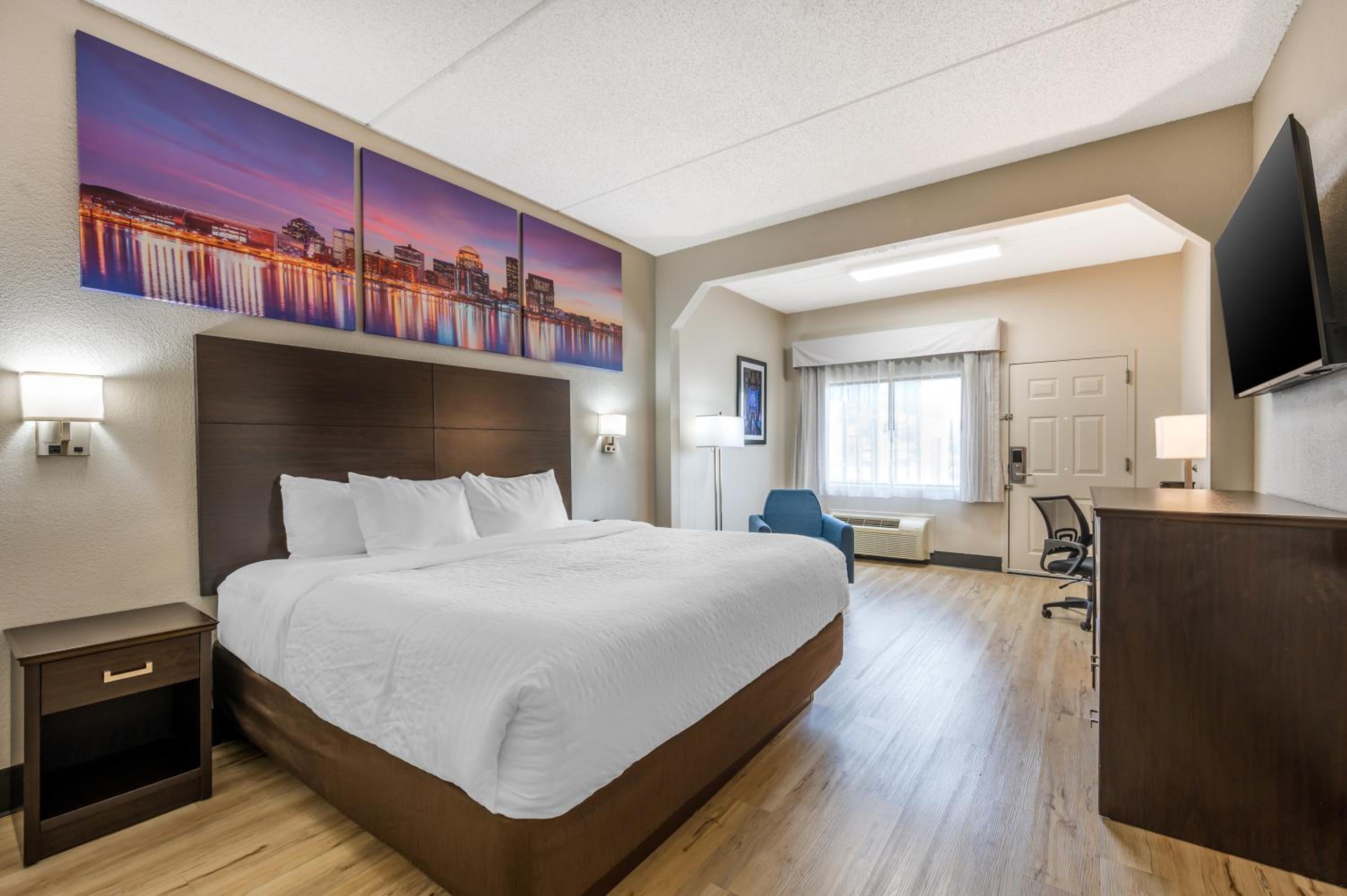 King Room - Non-Smoking - Photo 2