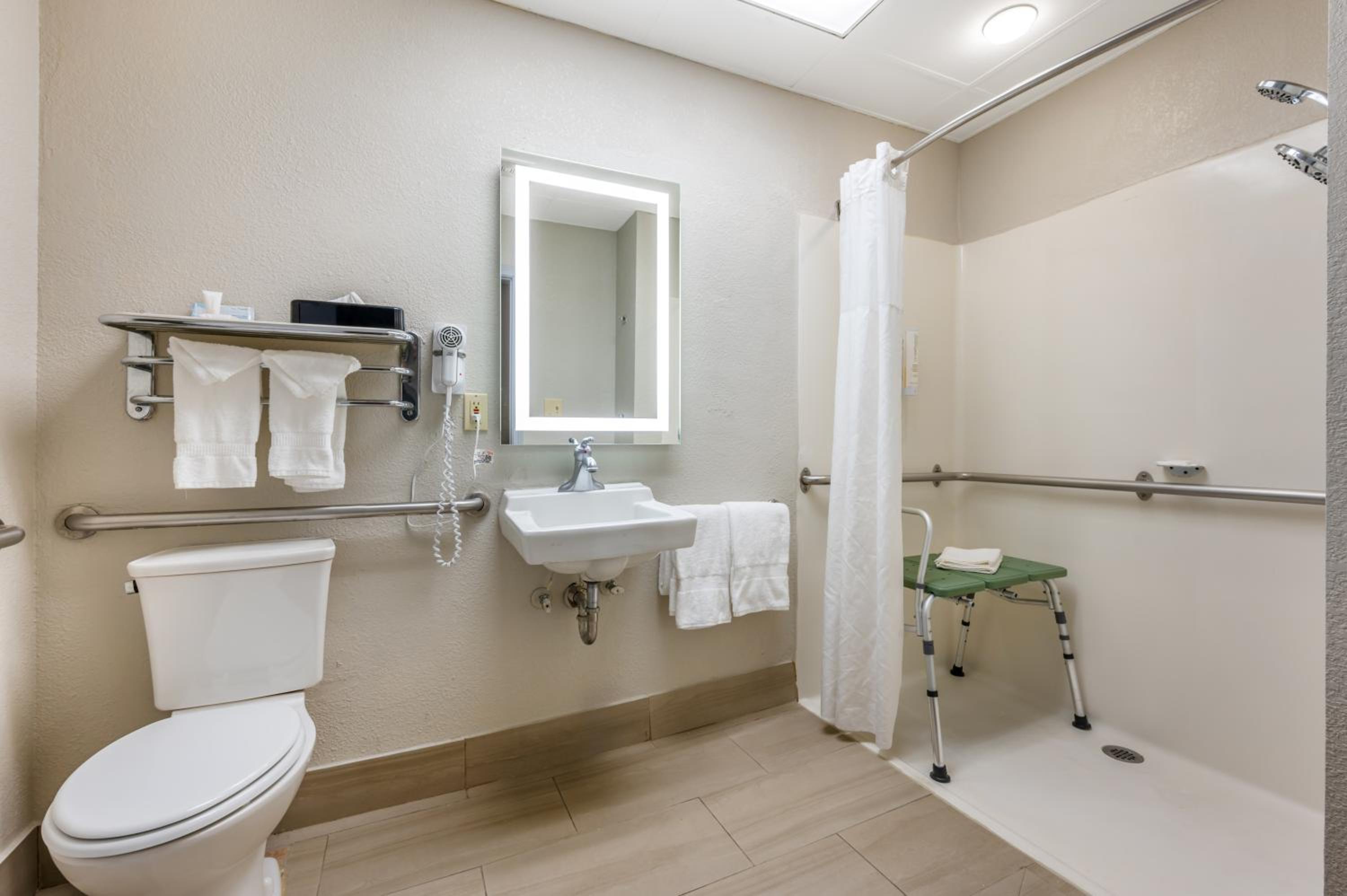 King Room - Disability Access/Non-Smoking - Photo 5