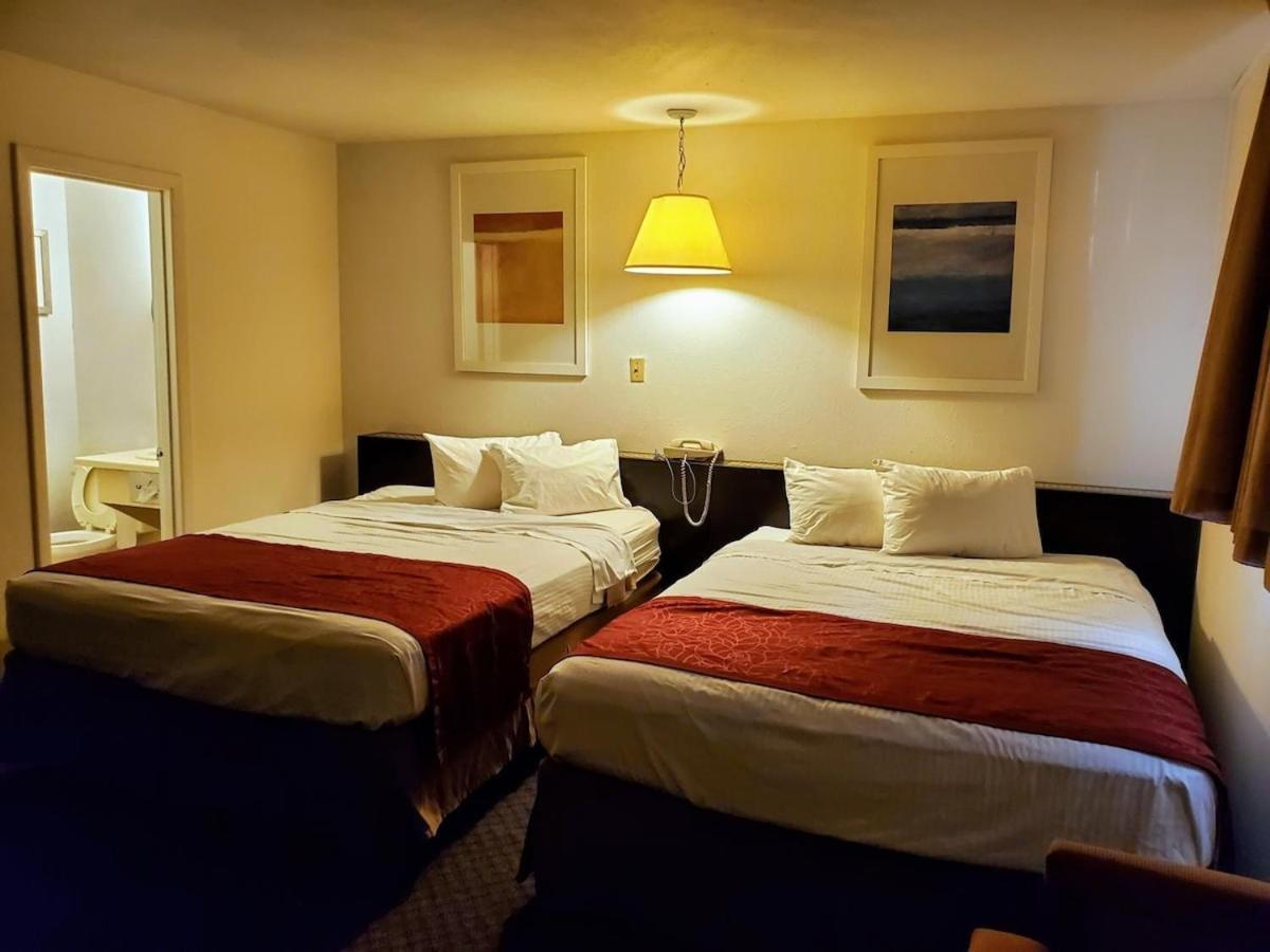 Standard Queen Room photo 1