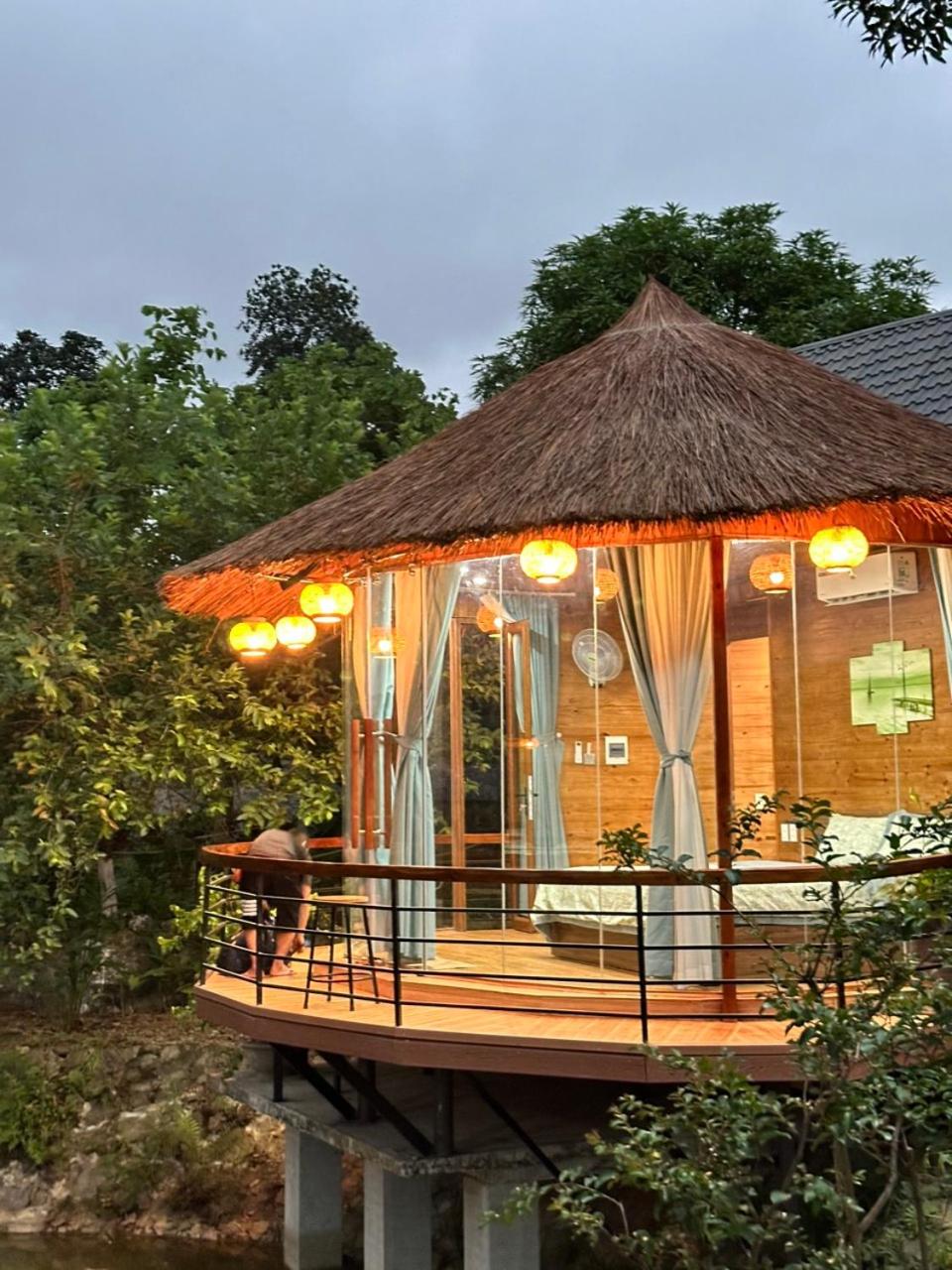 Deluxe Bungalow photo 2