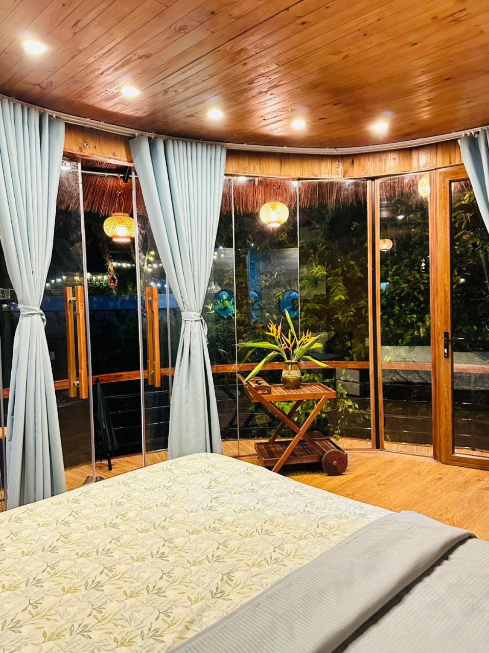 Deluxe Bungalow photo 1