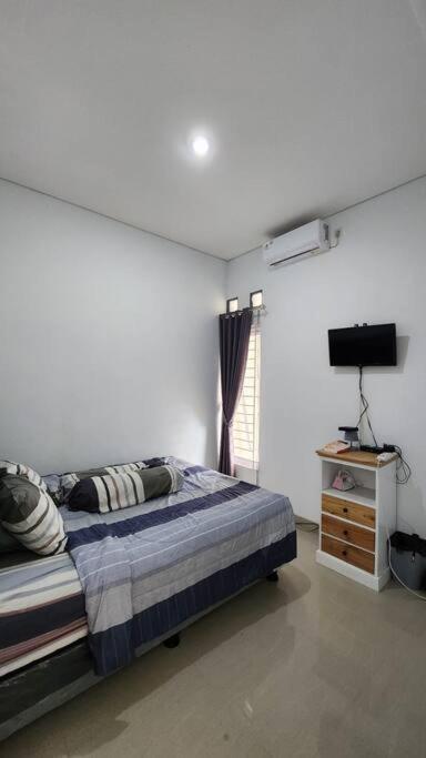 One-Bedroom House photo 1