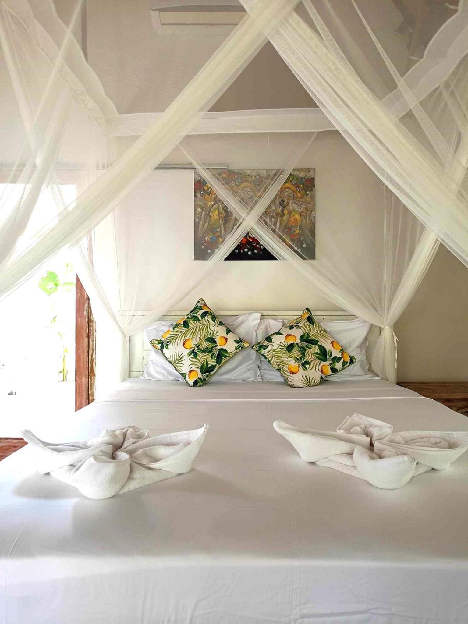 Bungalow with Garden View - Photo 1