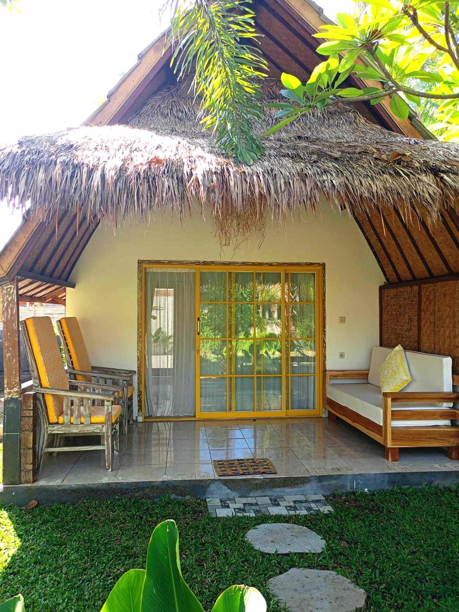 Bungalow with Garden View - Photo 15