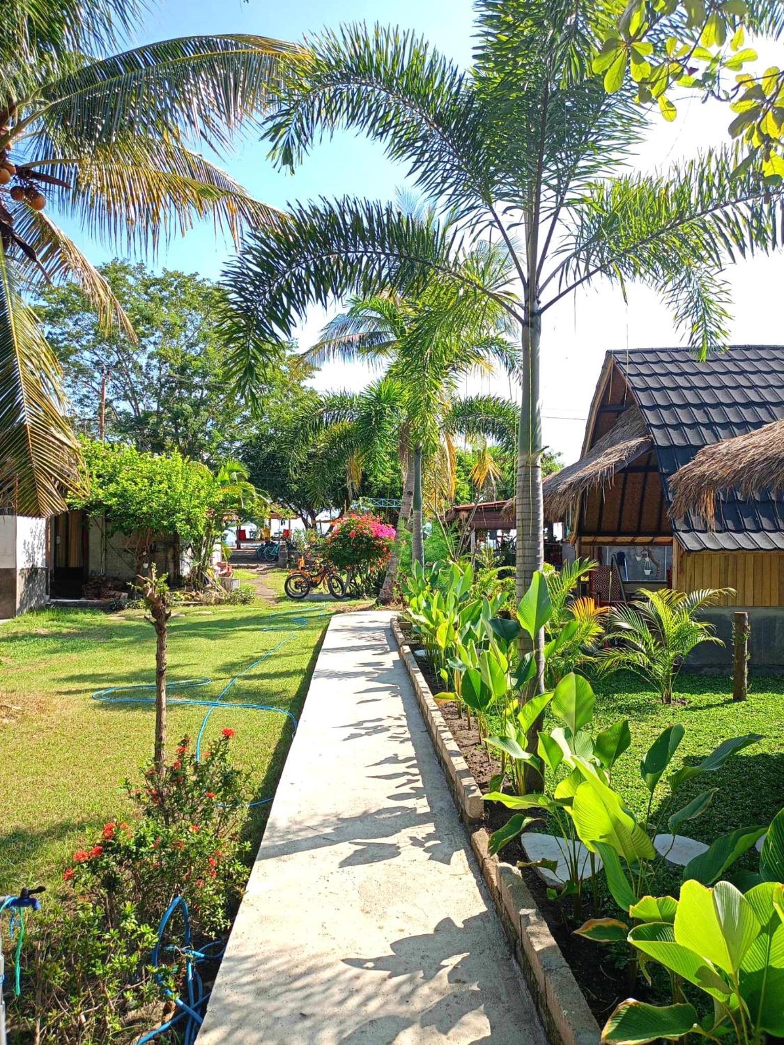 Bungalow with Garden View - Photo 17