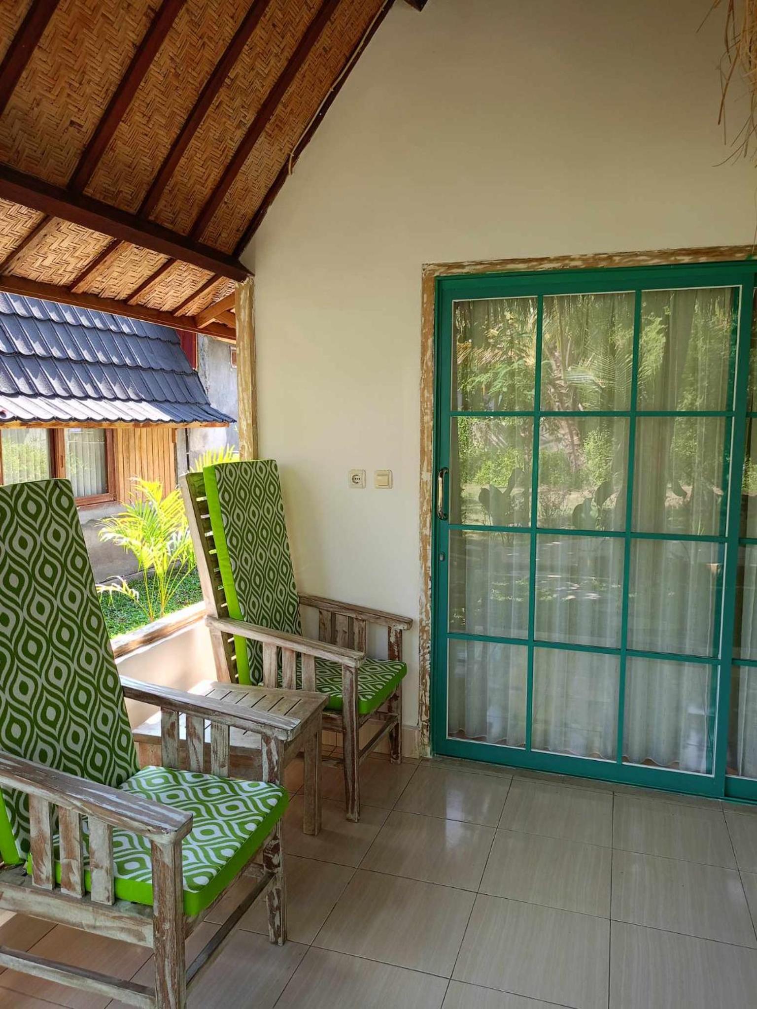 Bungalow with Garden View - Photo 10