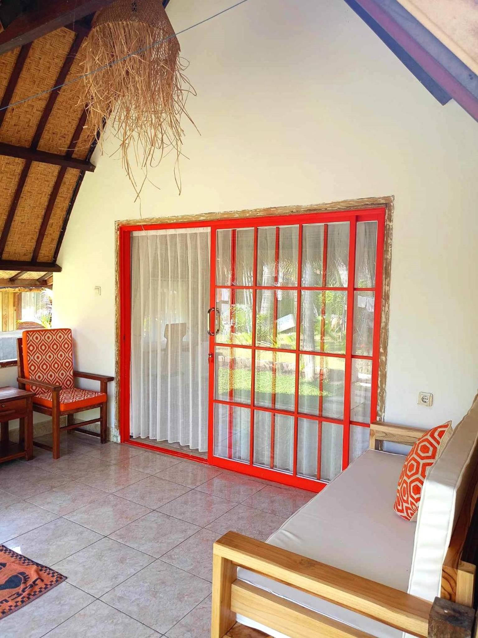 Bungalow with Garden View - Photo 5