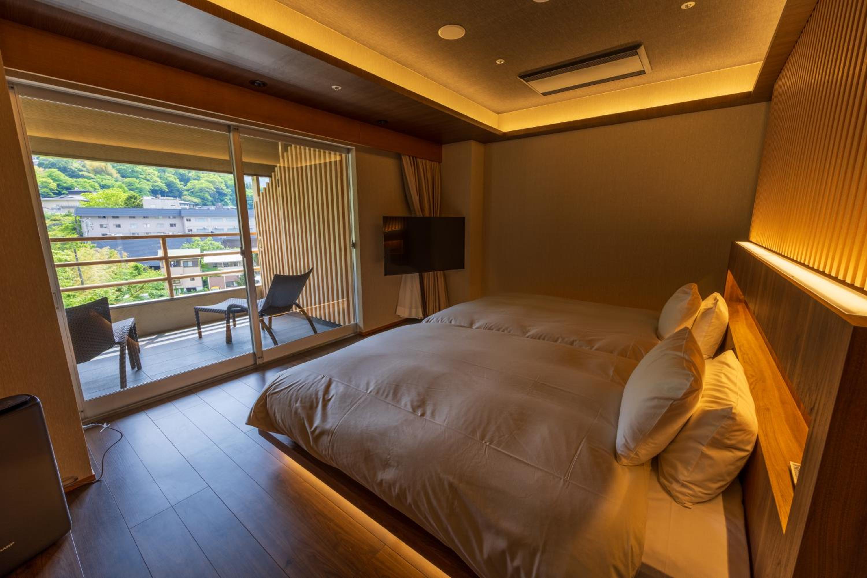 Riverside Special Japanese-Western Style room with Open-Air Bath - Photo 1