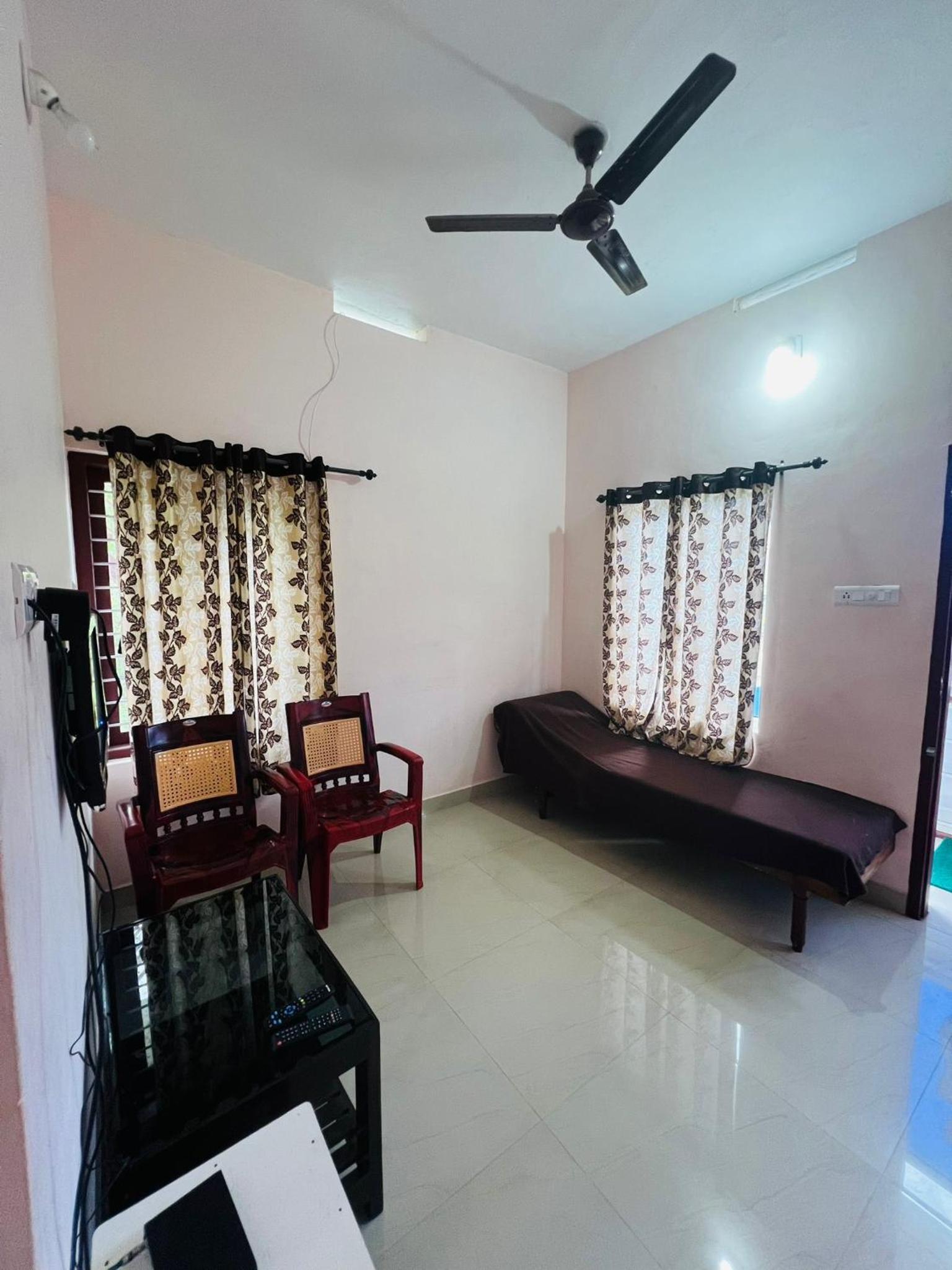 Apartment with Mountain View - Photo 1
