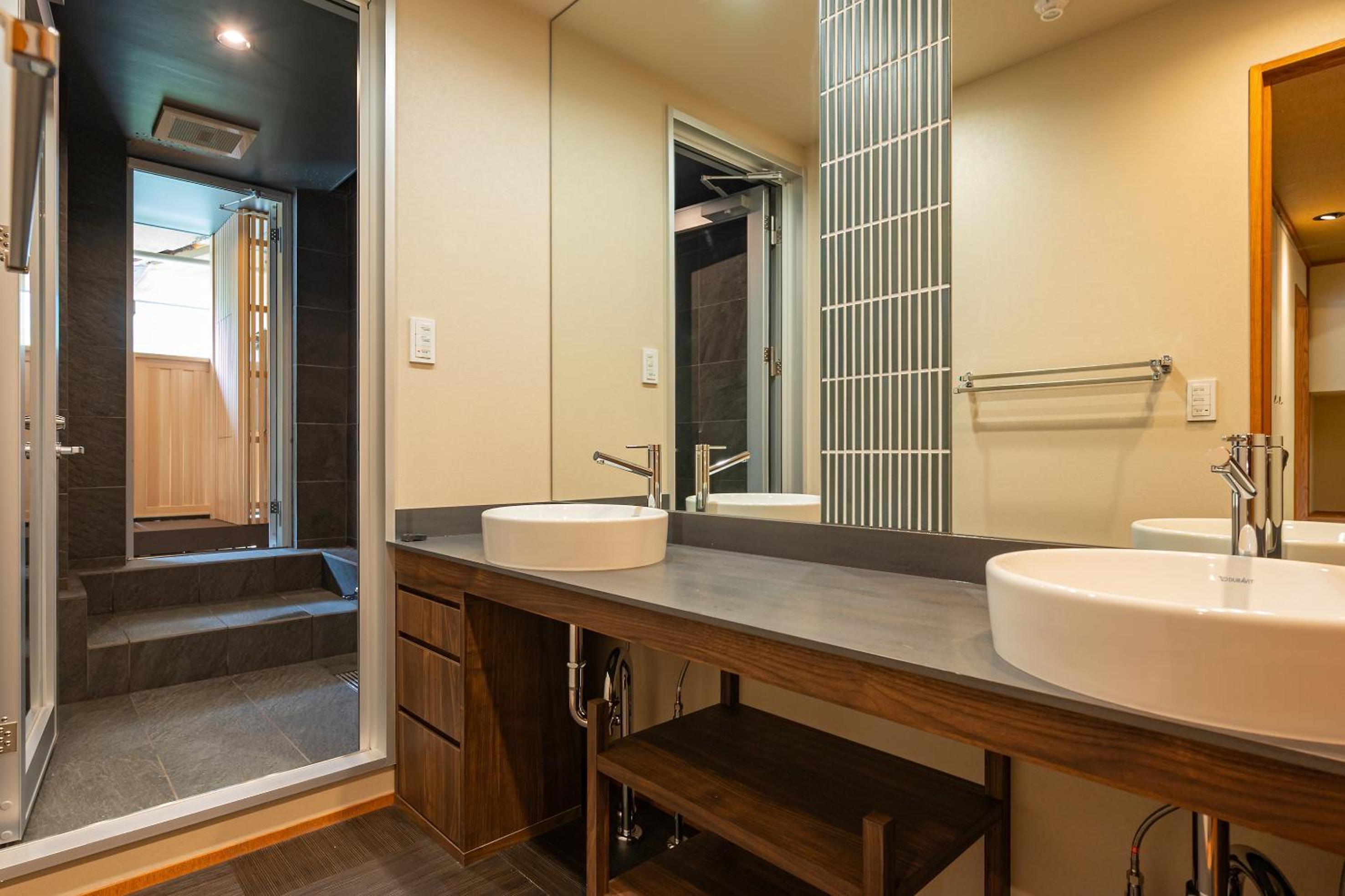 Riverside Special Japanese-Western Style room with Open-Air Bath - Photo 5