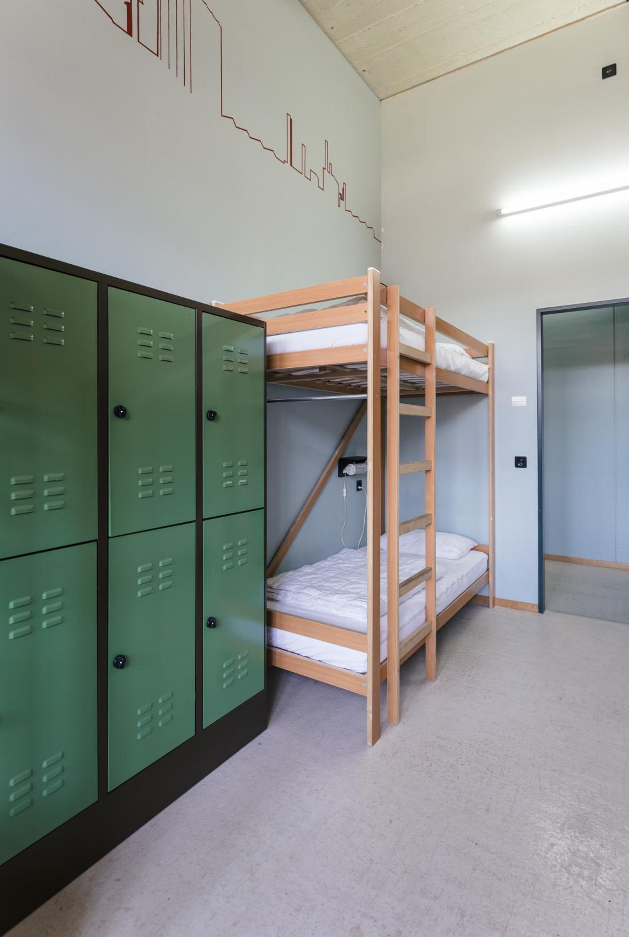 Single Bed in 8-Bed Mixed Dormitory Room photo 2