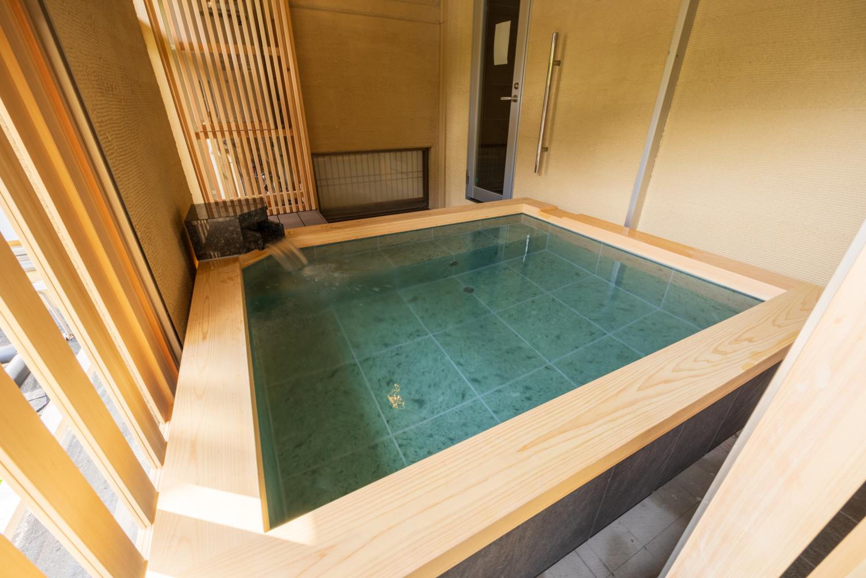 Riverside Special Japanese-Western Style room with Open-Air Bath - Photo 4
