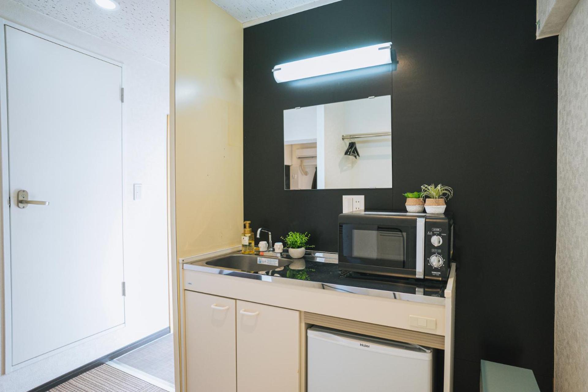 Standard Twin Room with Sofa - Photo 6