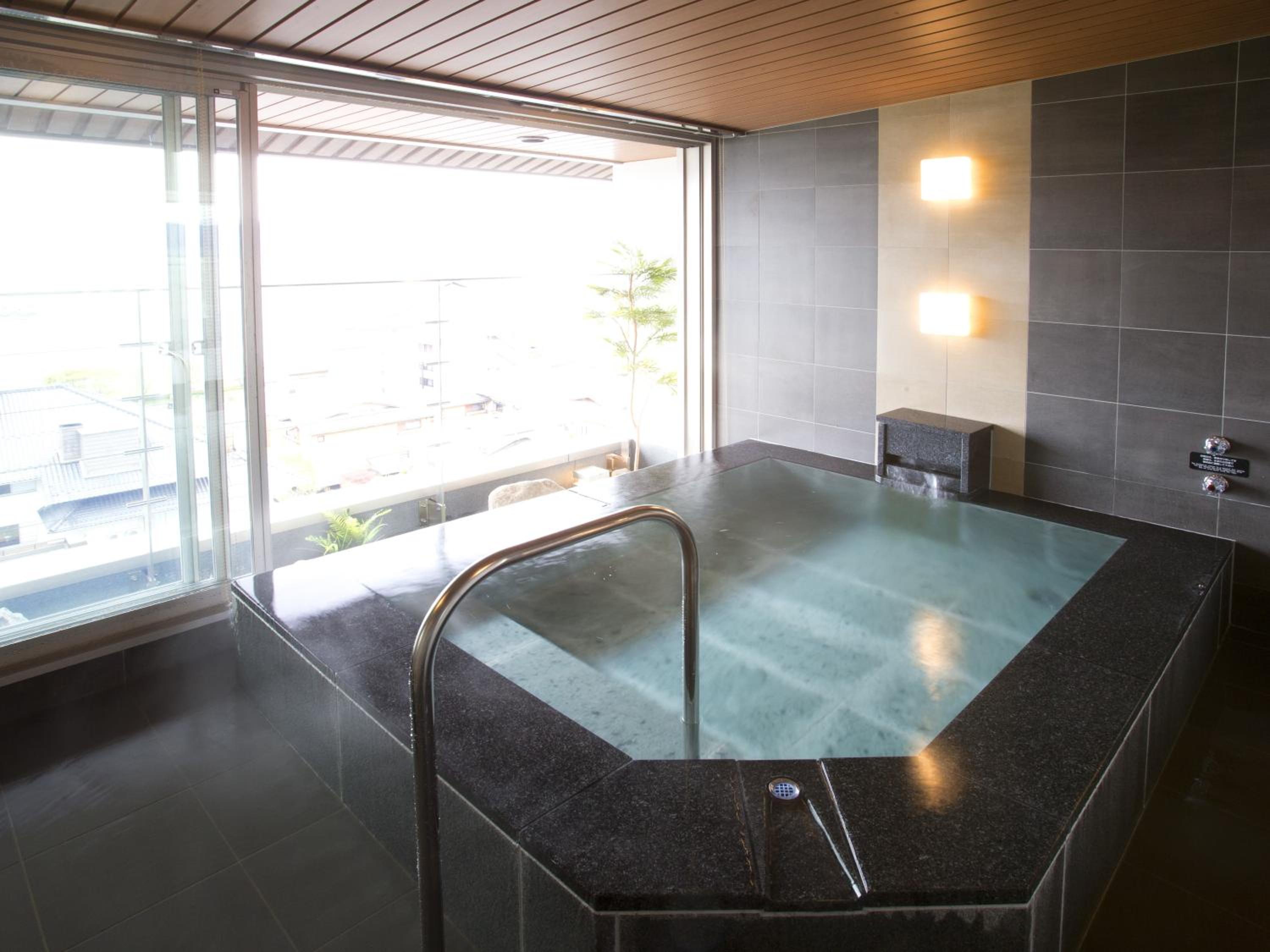 Suite with Spa Bath - Photo 8