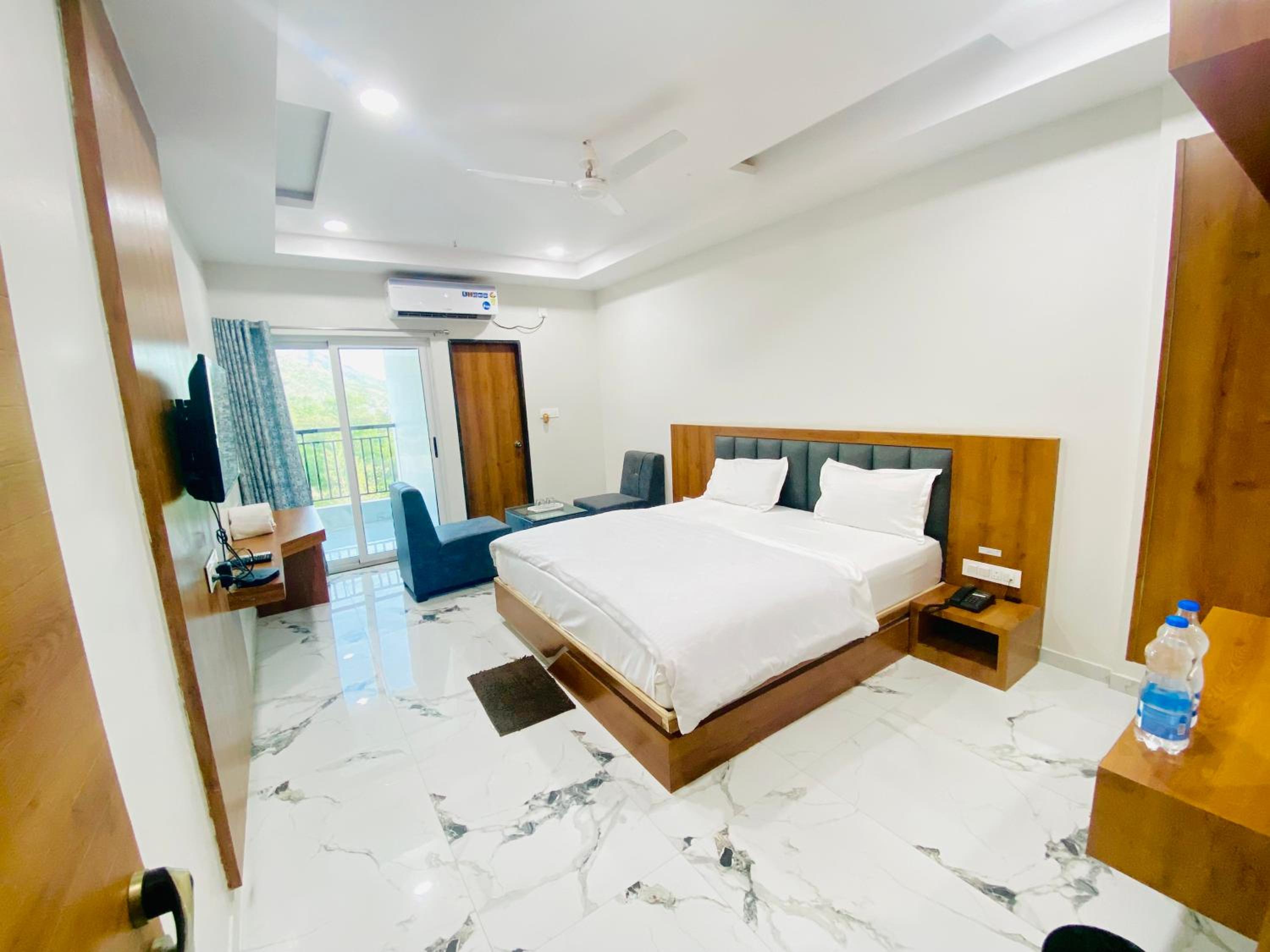 Double Room - Photo 3