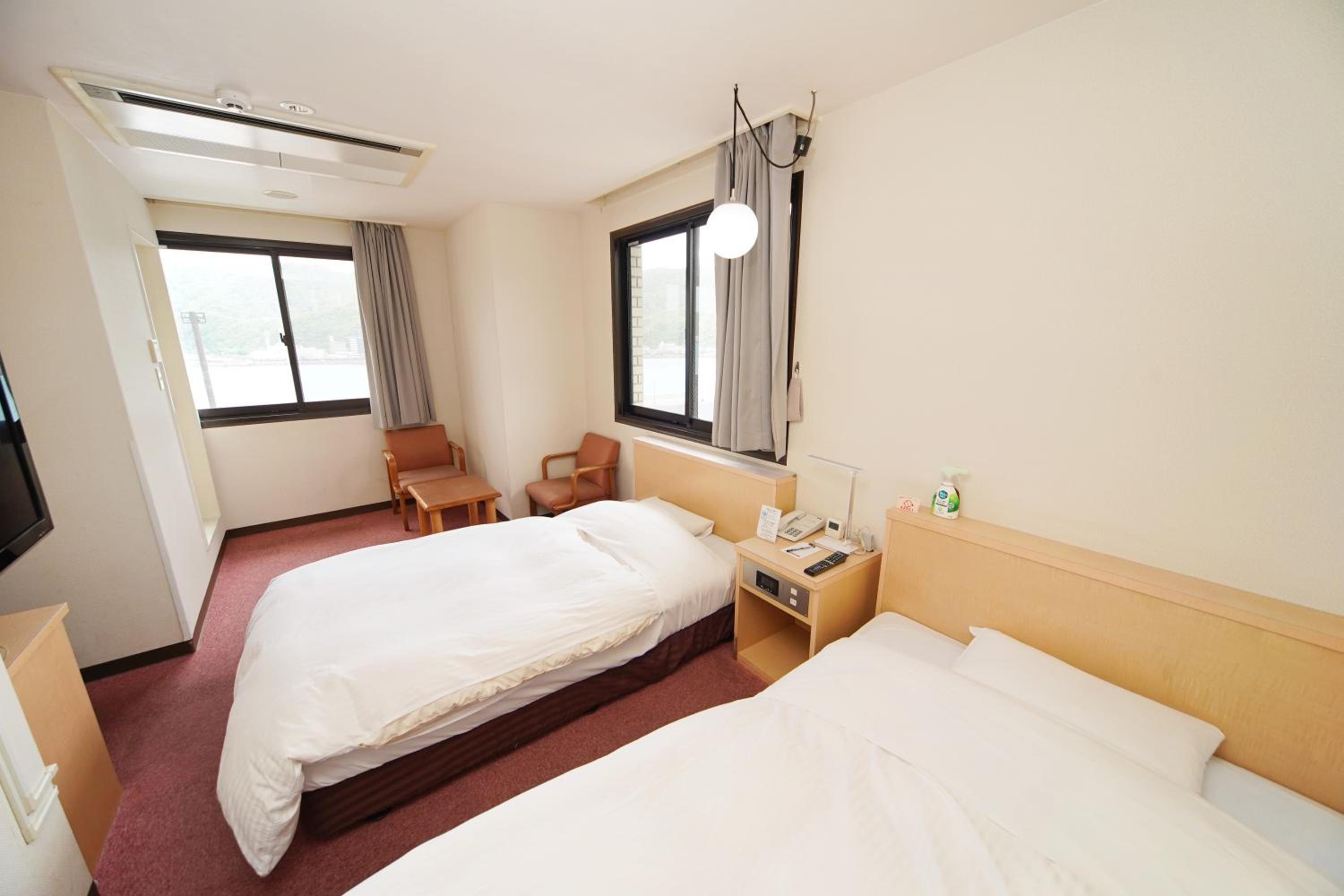 Standard Twin Room - Non-Smoking photo 2