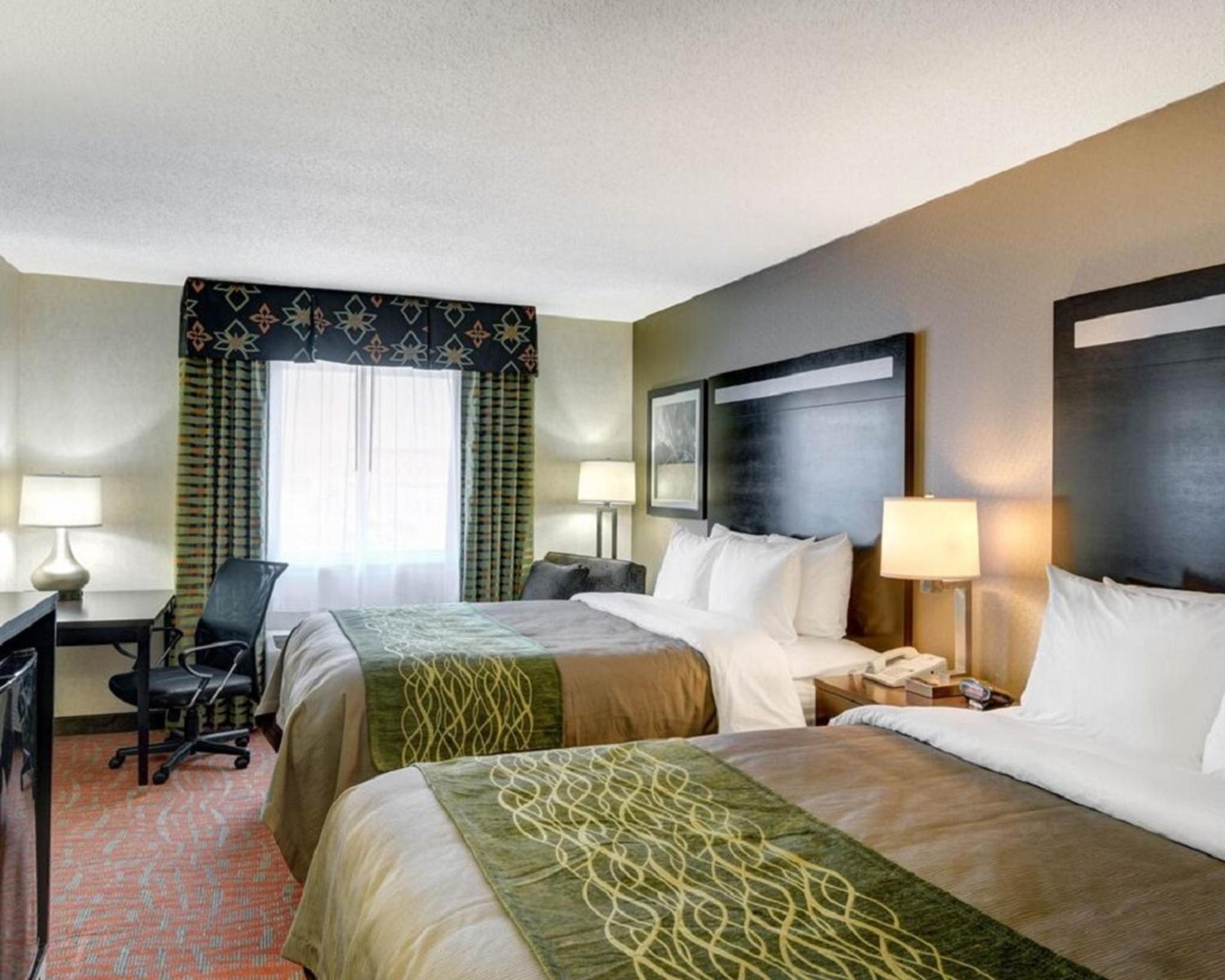 Queen Room with Two Queen Beds - Non-Smoking - Photo 1