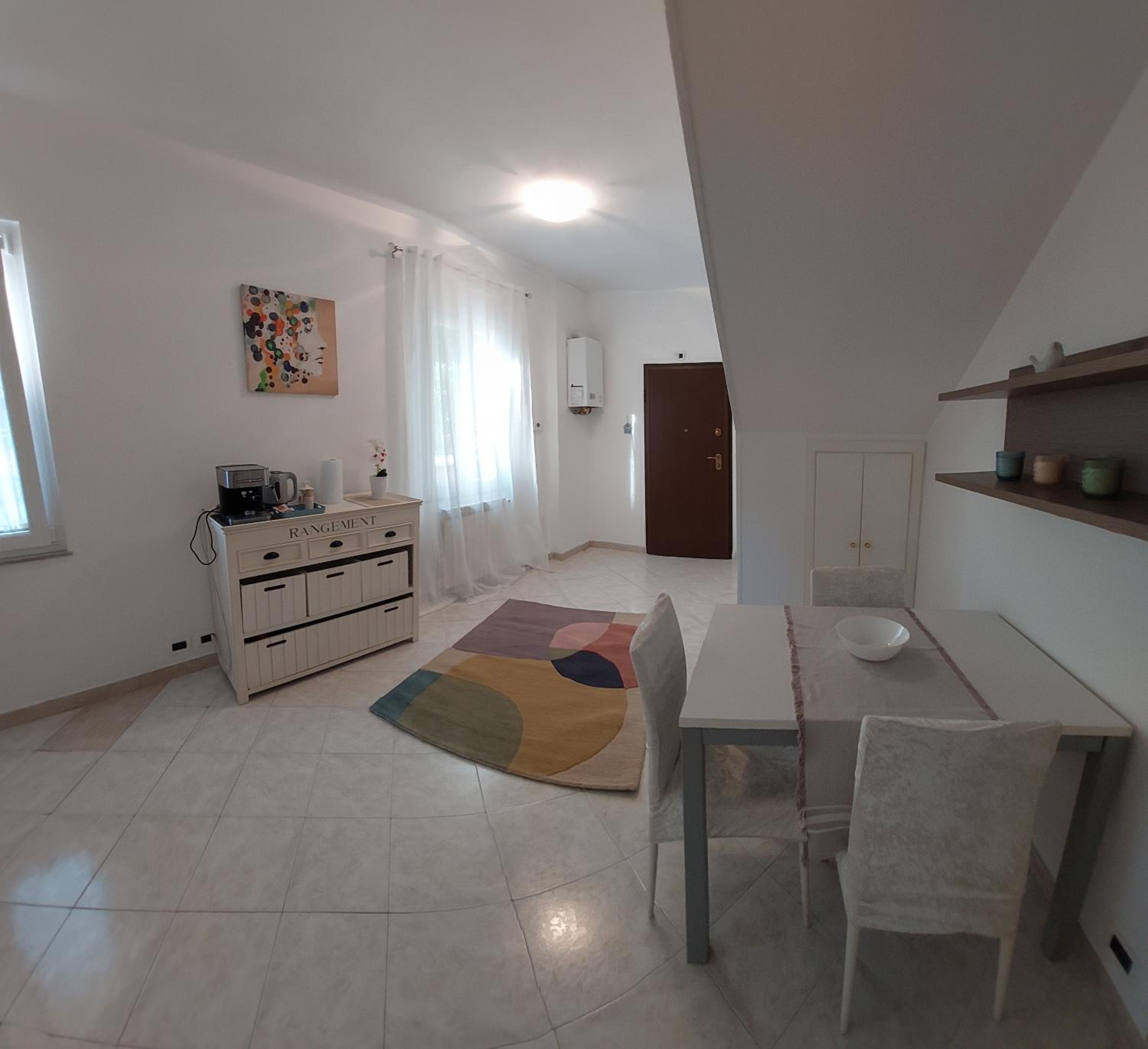 One-Bedroom Apartment photo 1