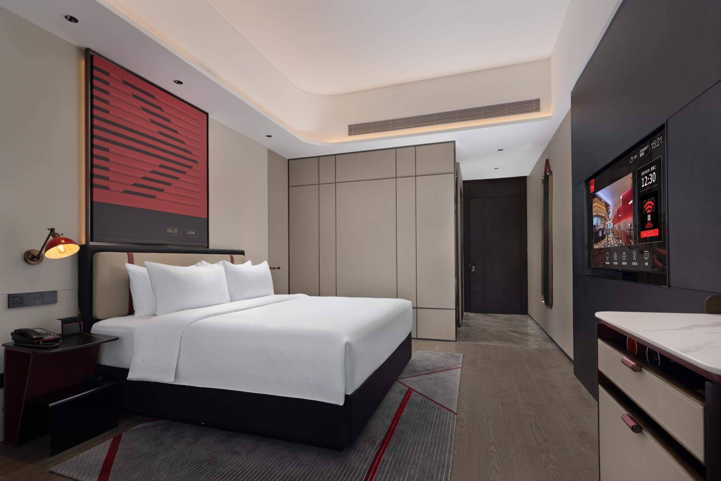 Deluxe Queen Room photo 3