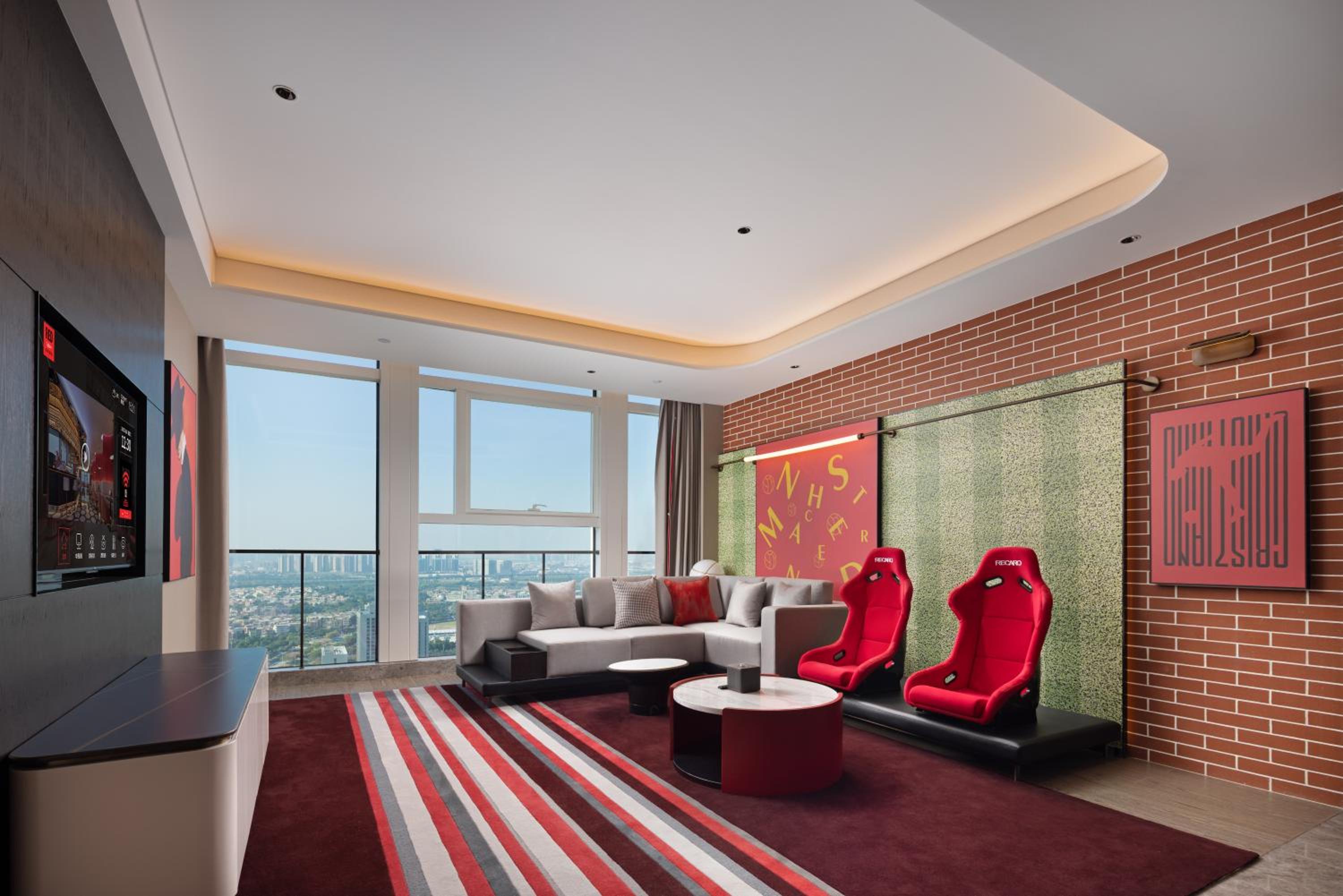Deluxe Suite photo 1
