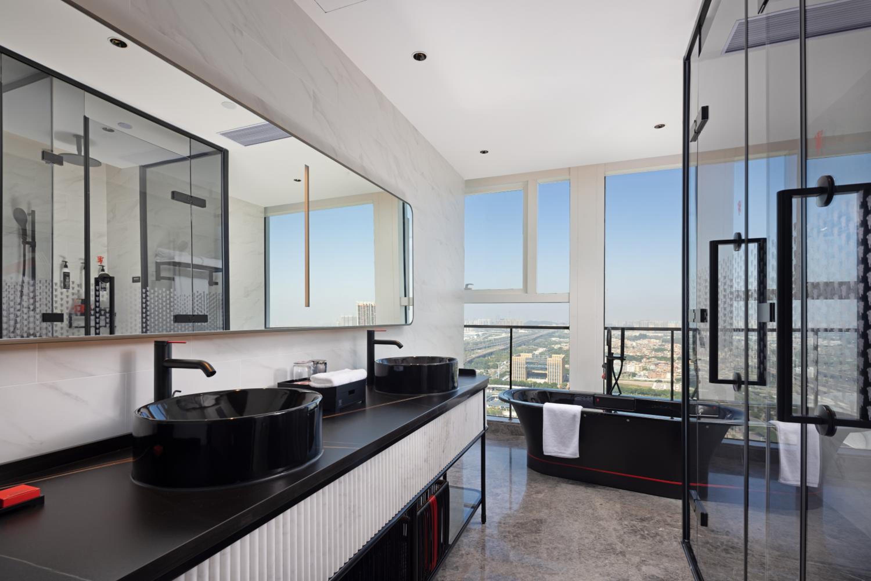 Deluxe Suite photo 3