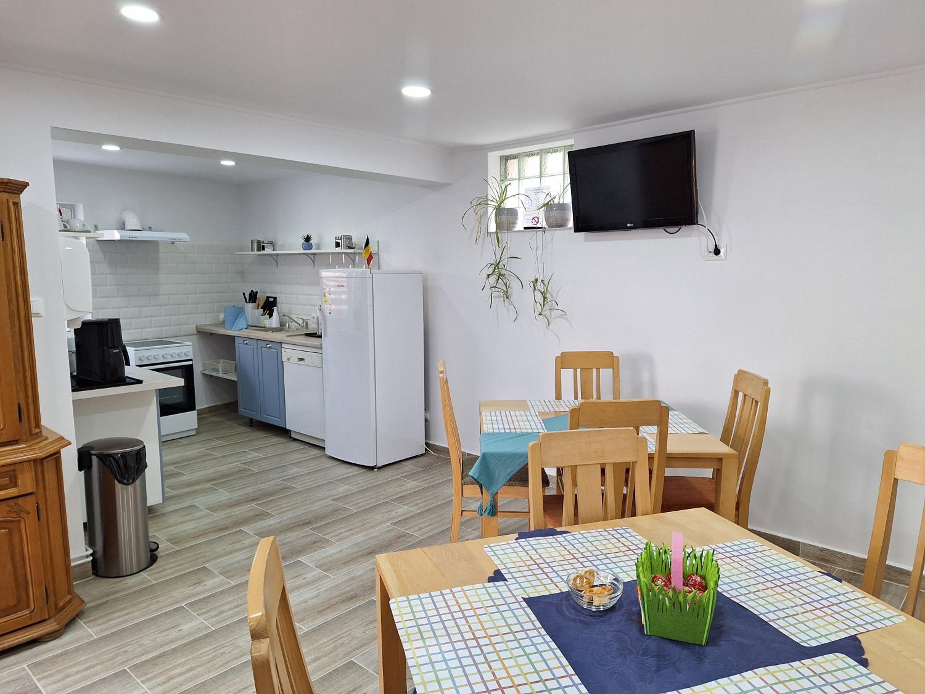 Budget Double Room - Photo 5