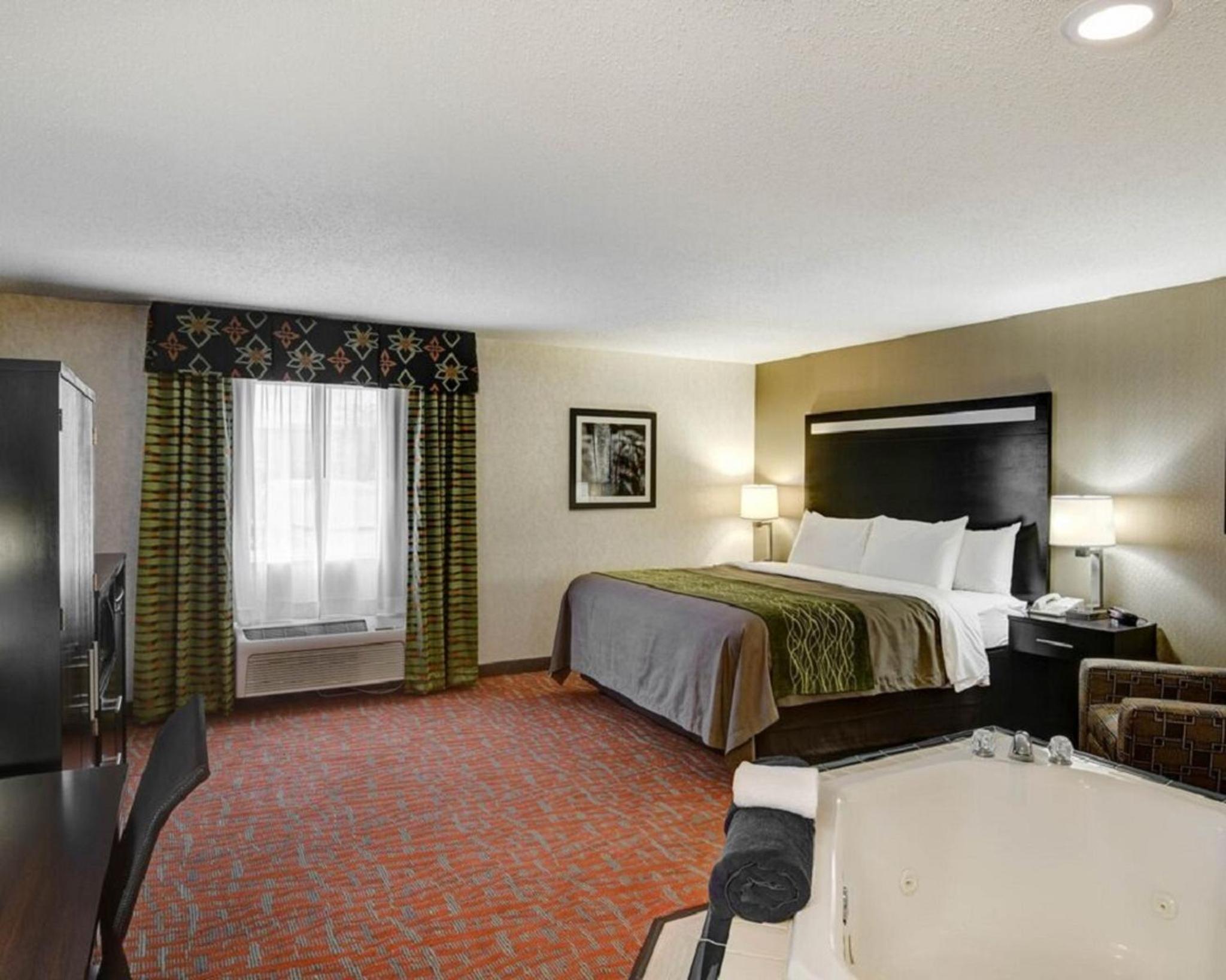 King Room with Spa Bath- Non Smoking - Photo 2