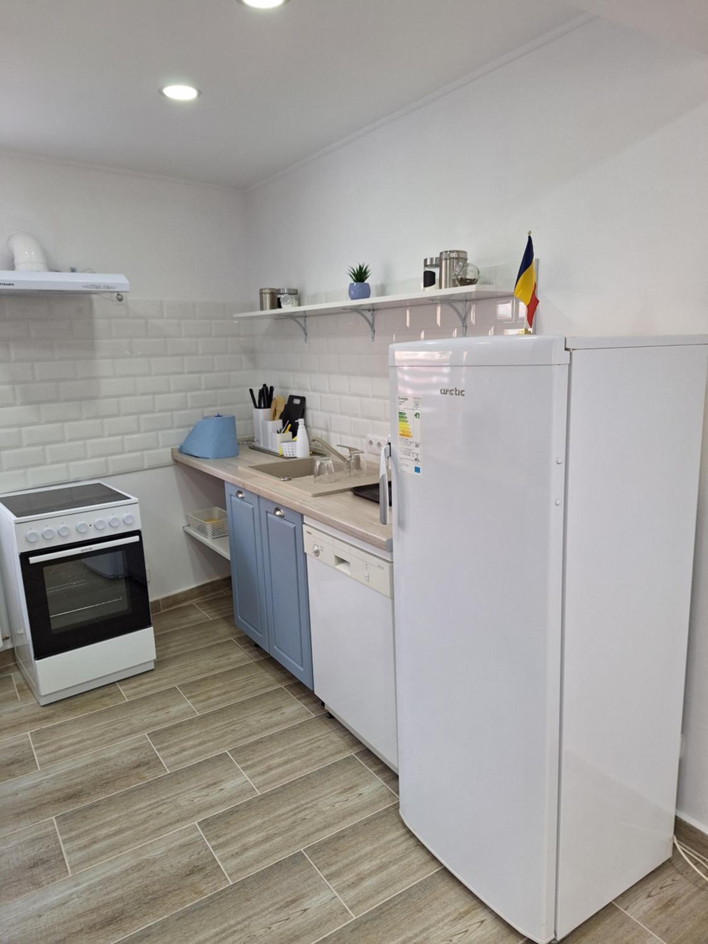 Budget Double Room - Photo 8