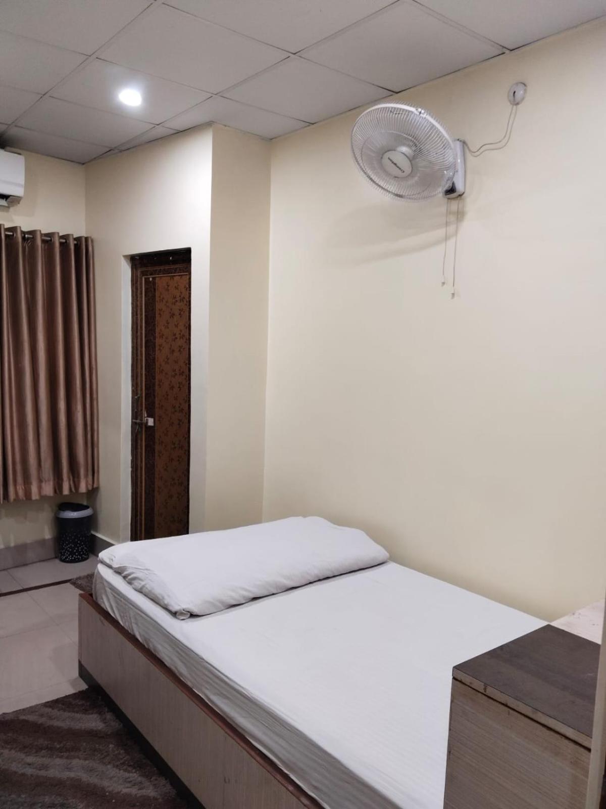 Deluxe Twin Room photo 3
