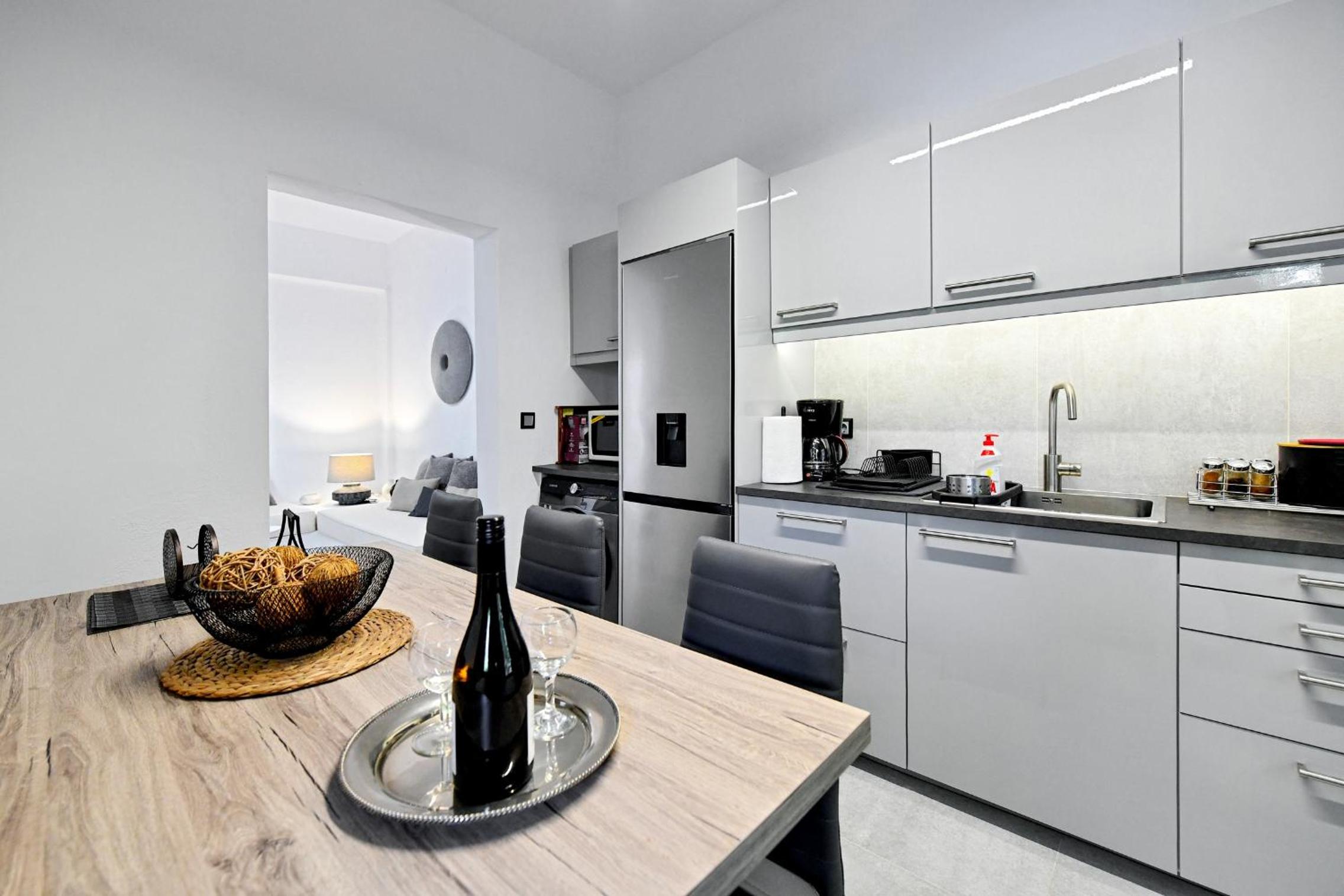 One-Bedroom House photo 2
