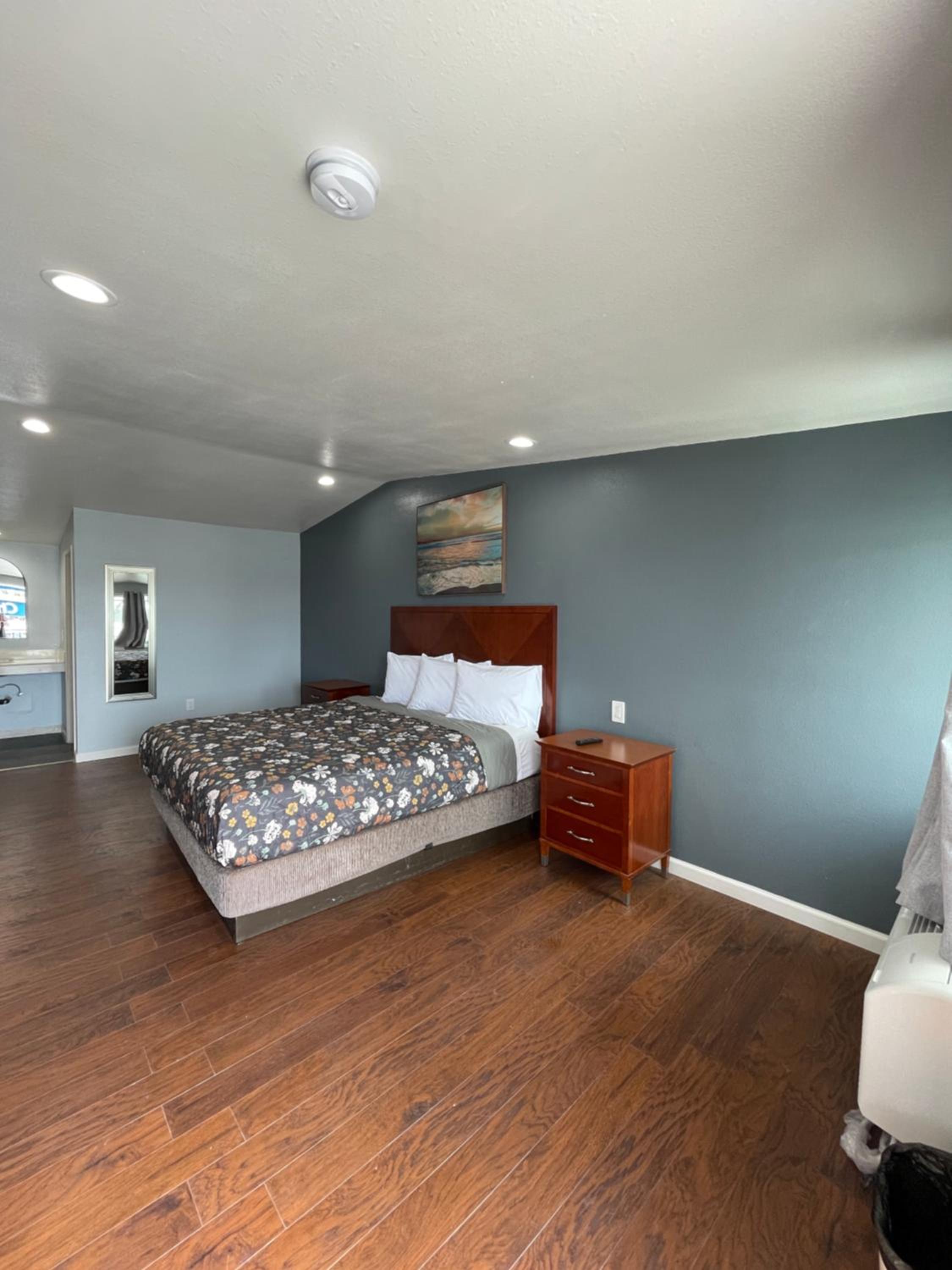 Deluxe King Room photo 3