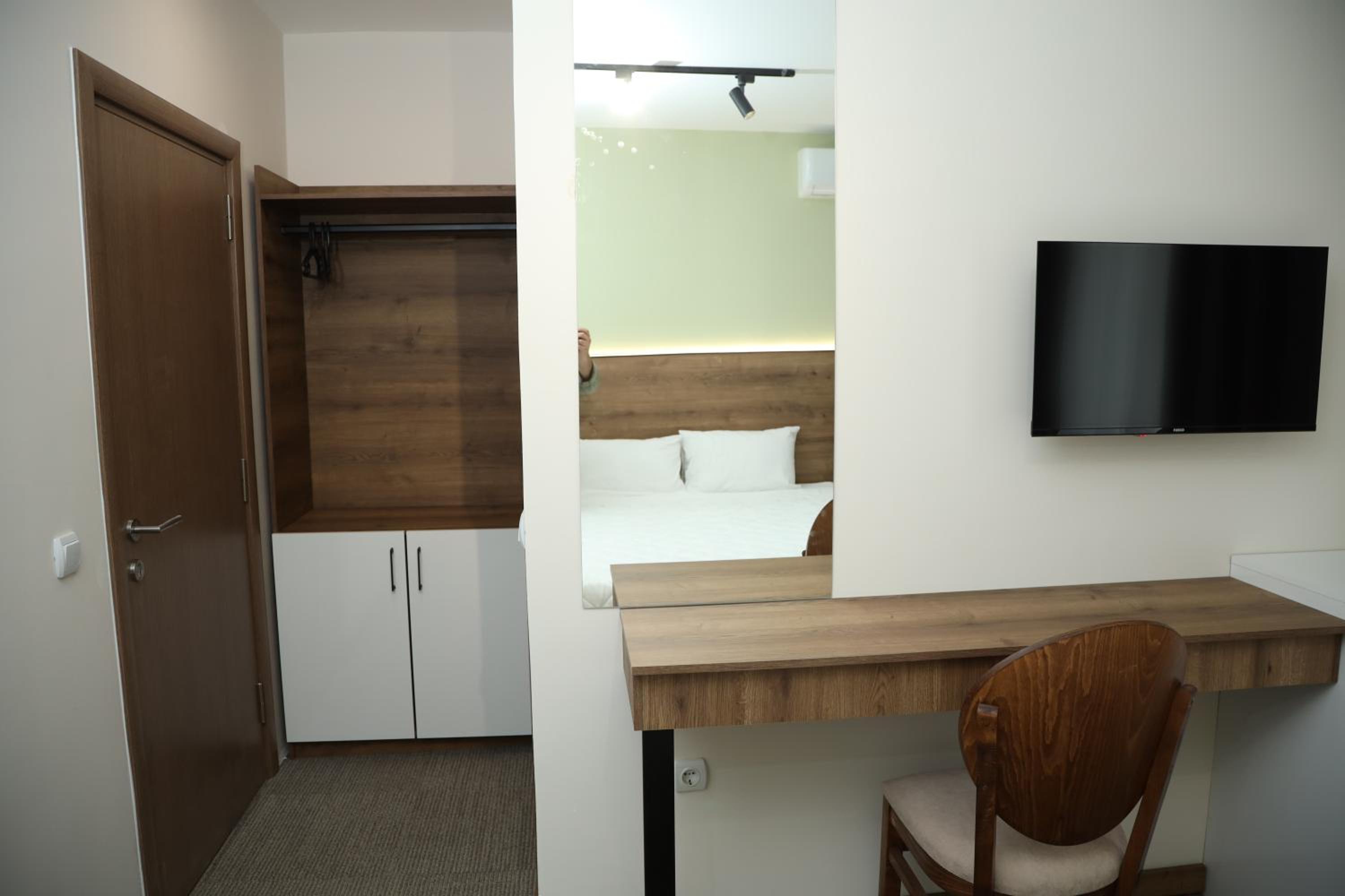 Double Room with Extra Bed photo 1