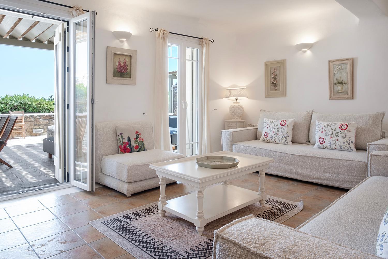 Villa photo 1