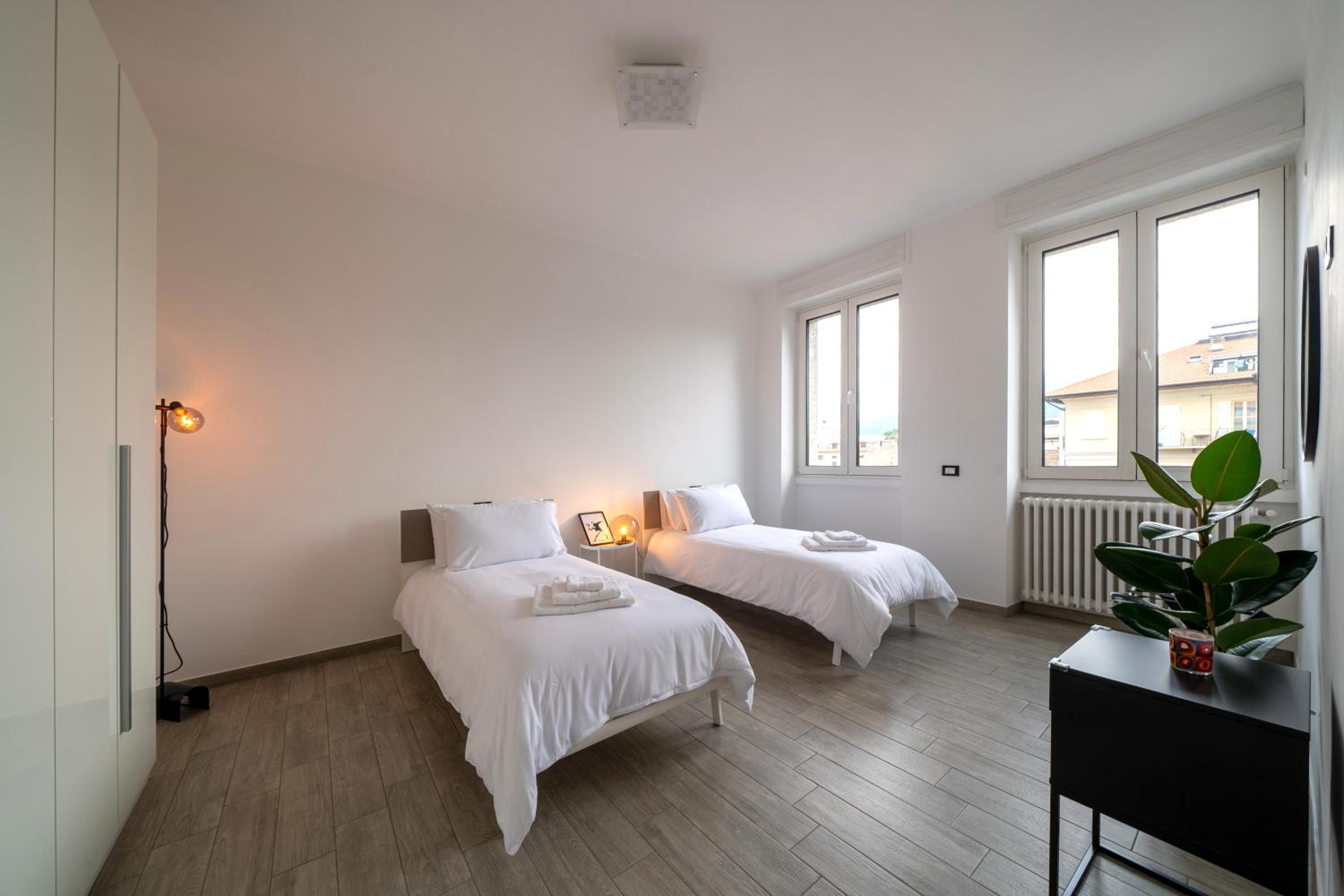 Two-Bedroom Apartment with Lake View photo 2