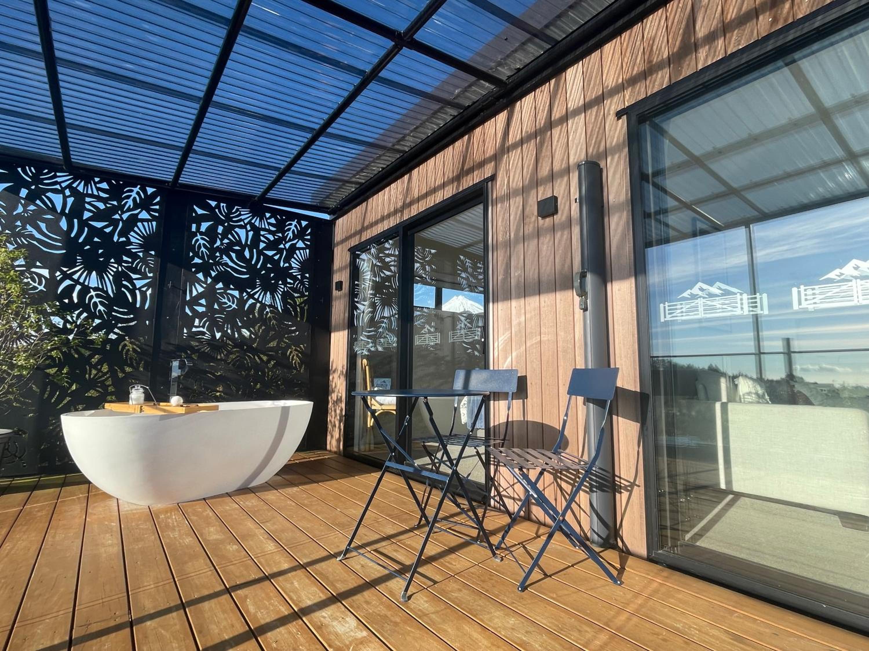 Queen Room with Sea View - Photo 34