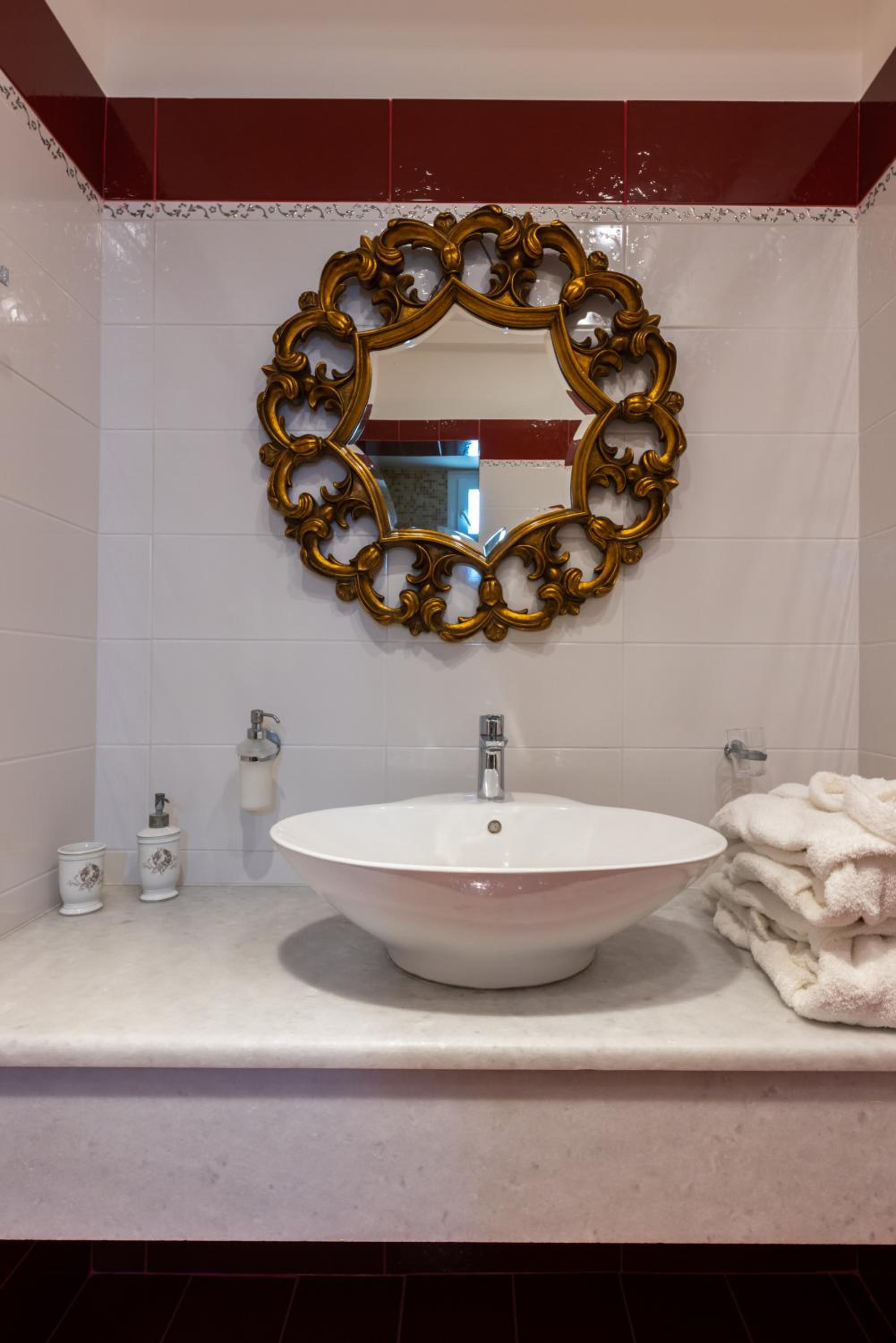 Elegant Suite photo 2