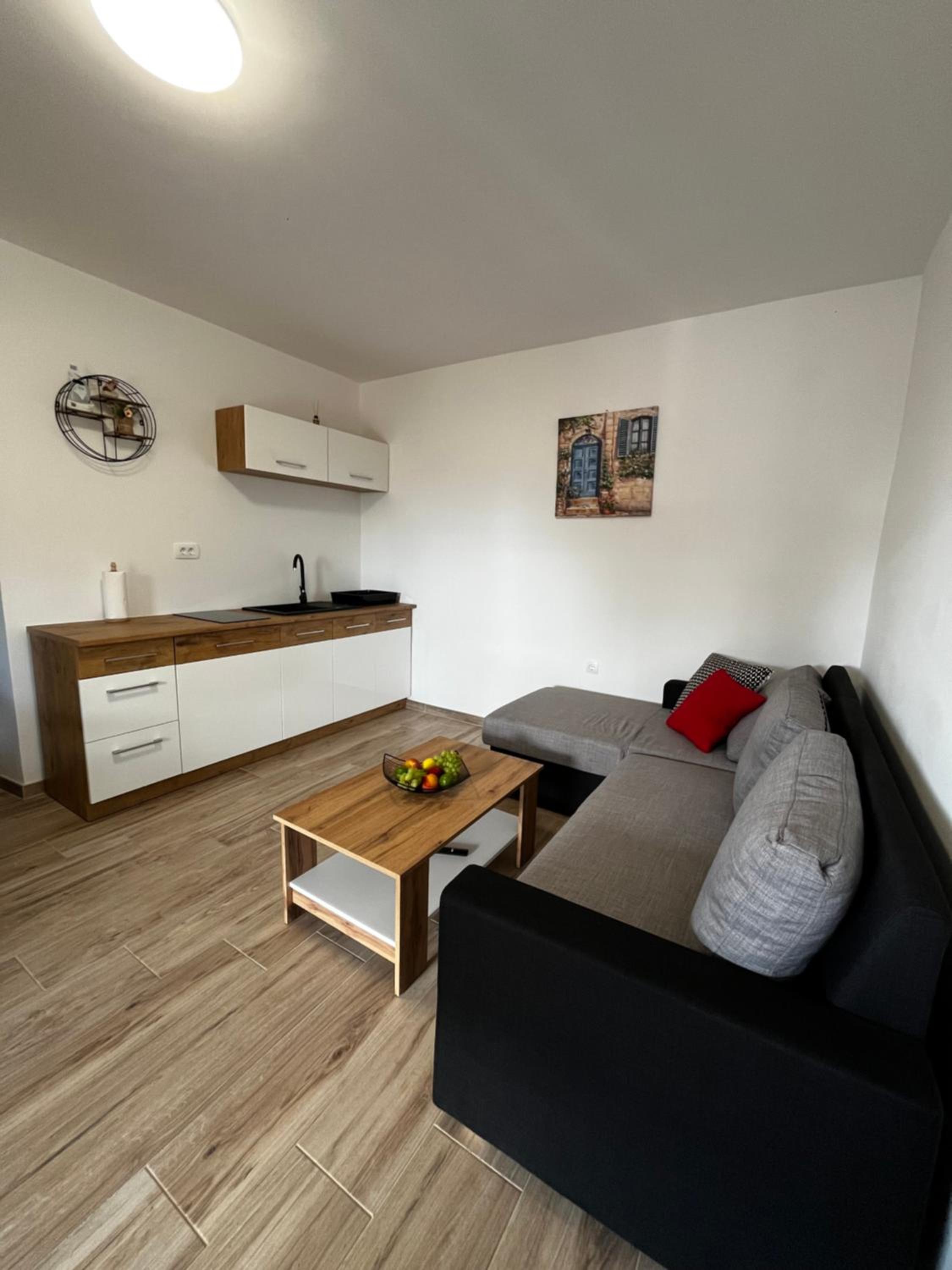 One-Bedroom Apartment photo 2