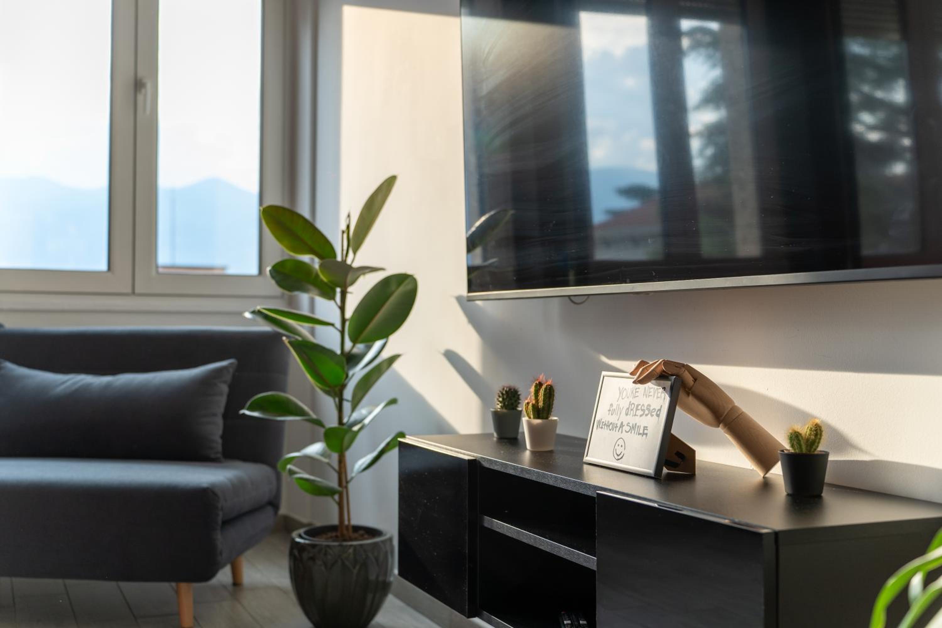 Two-Bedroom Apartment with Lake View photo 2
