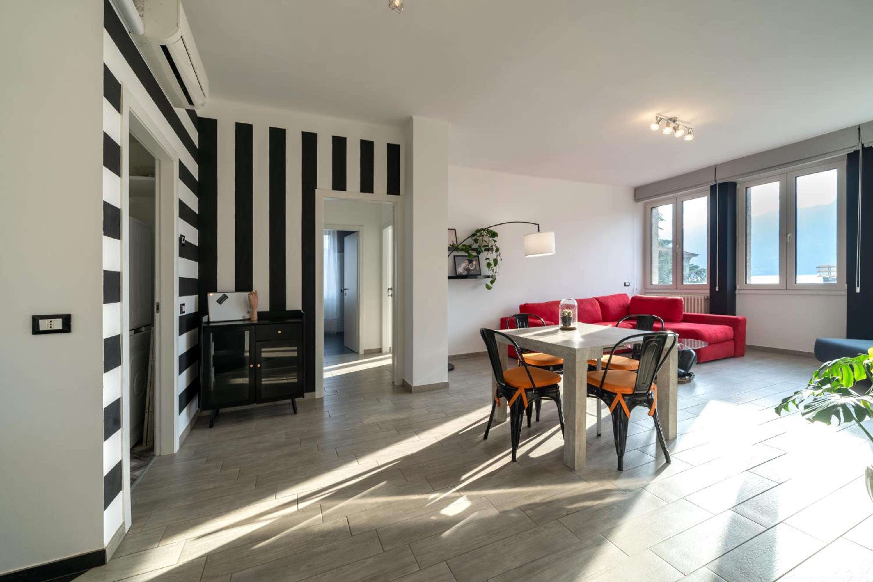 Two-Bedroom Apartment with Lake View photo 1
