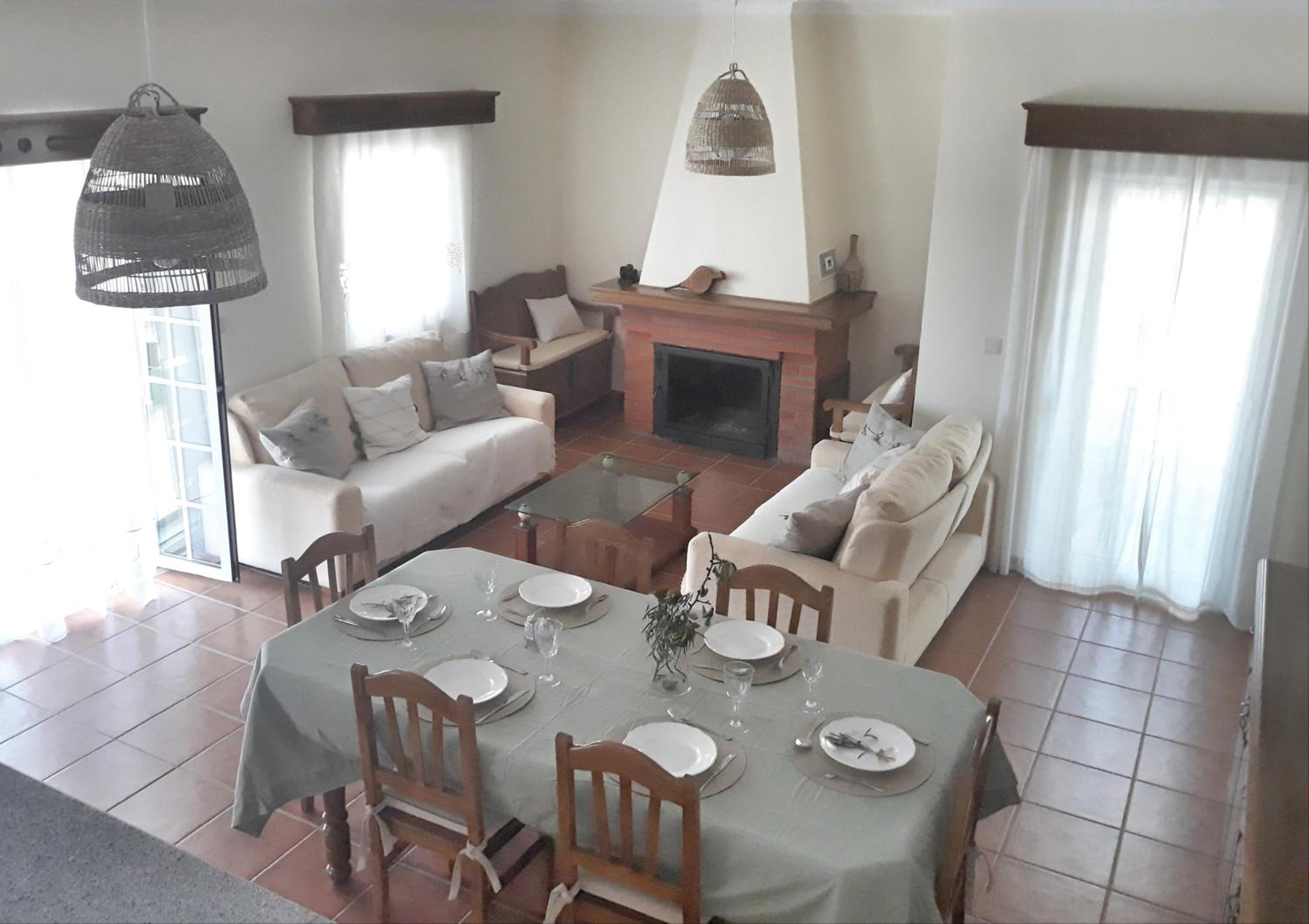 Three-Bedroom House photo 3