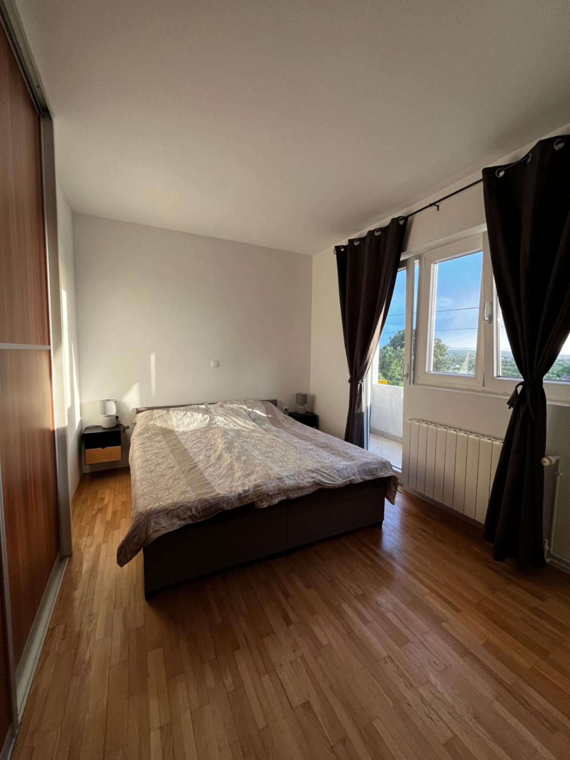 Three-Bedroom Apartment photo 2