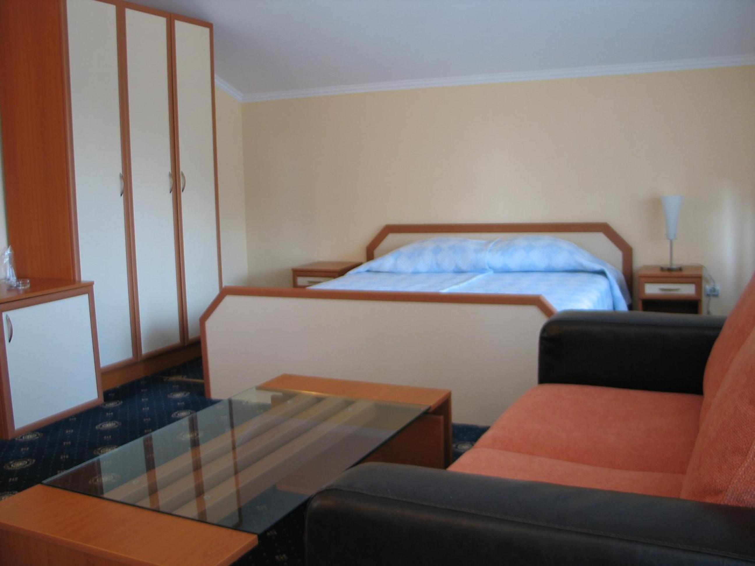Apartment - Photo 2