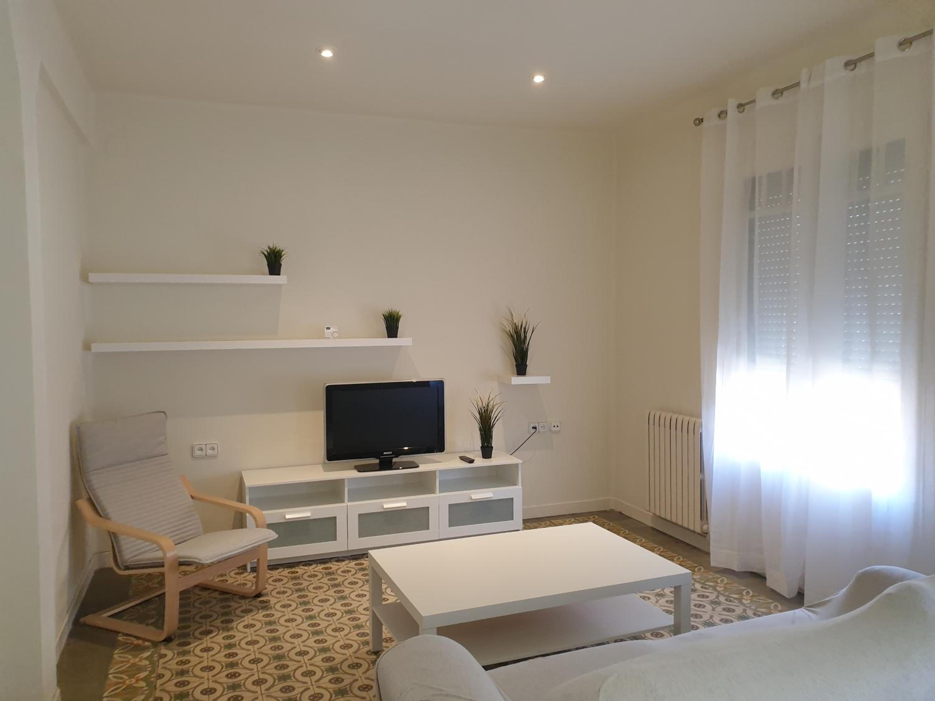 One-Bedroom Apartment with Balcony photo 2