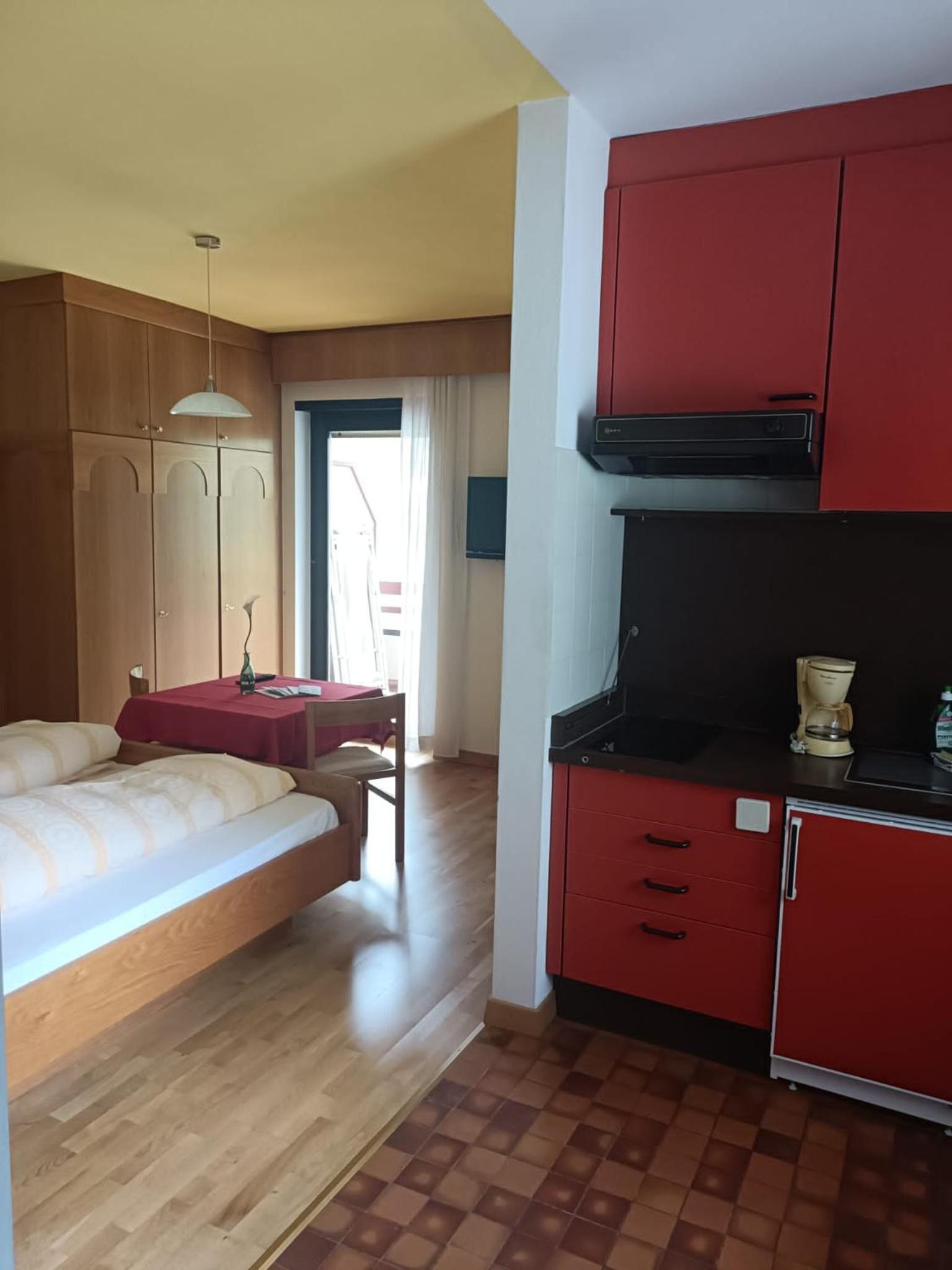 Studio Apartment photo 3